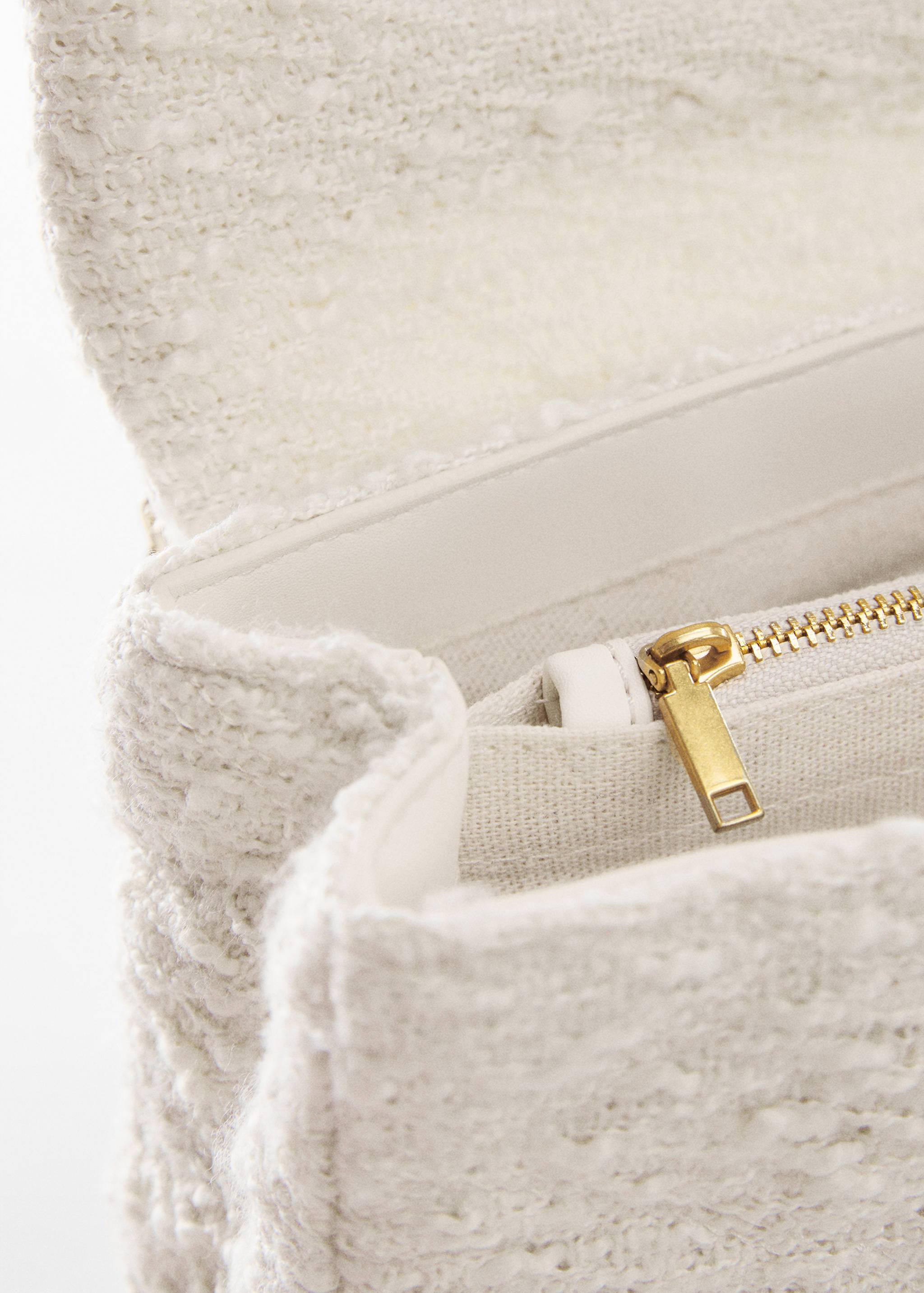 Textured chain bag - Details of the article 1