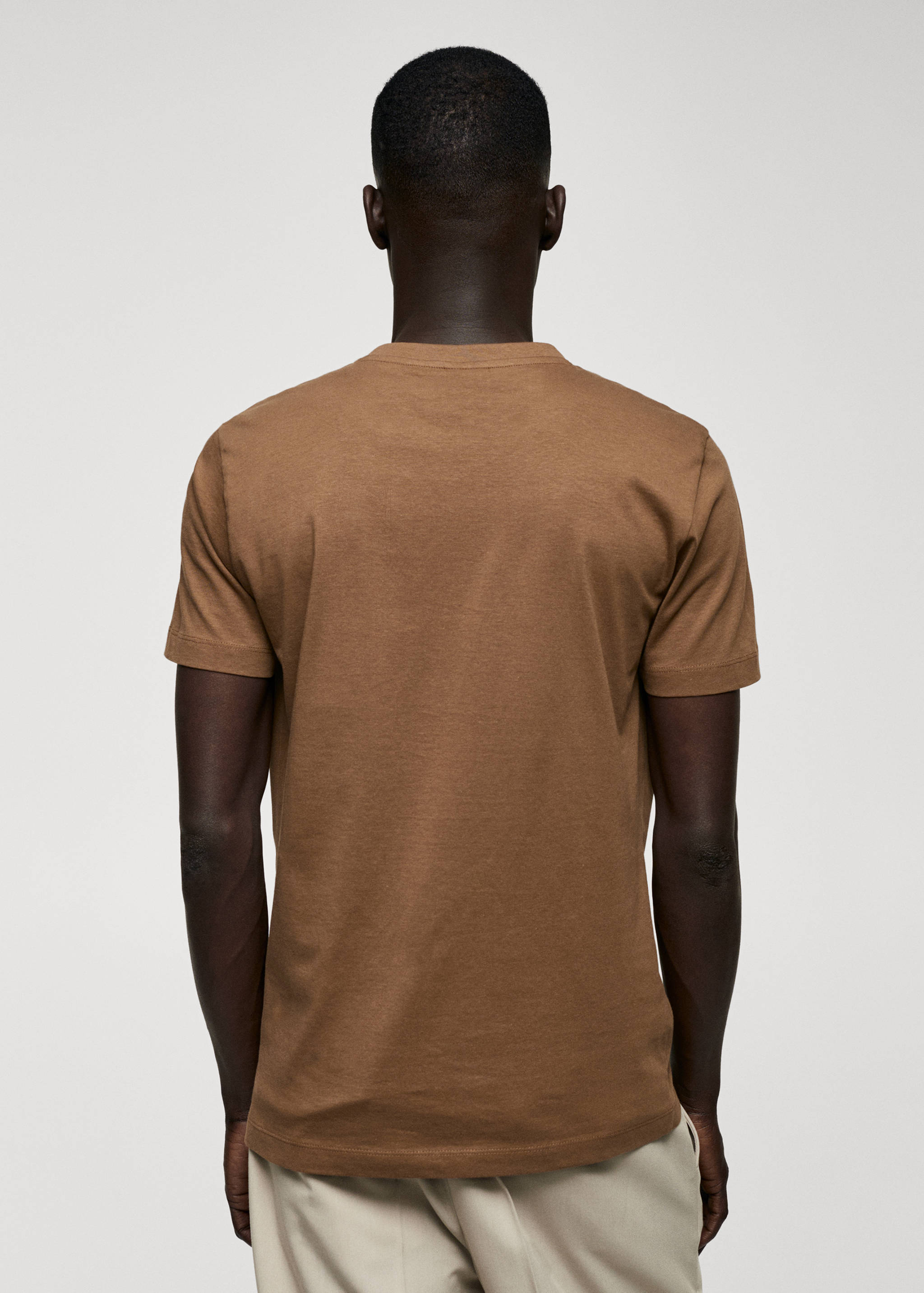 Basic cotton V-neck T-shirt - Reverse of the article