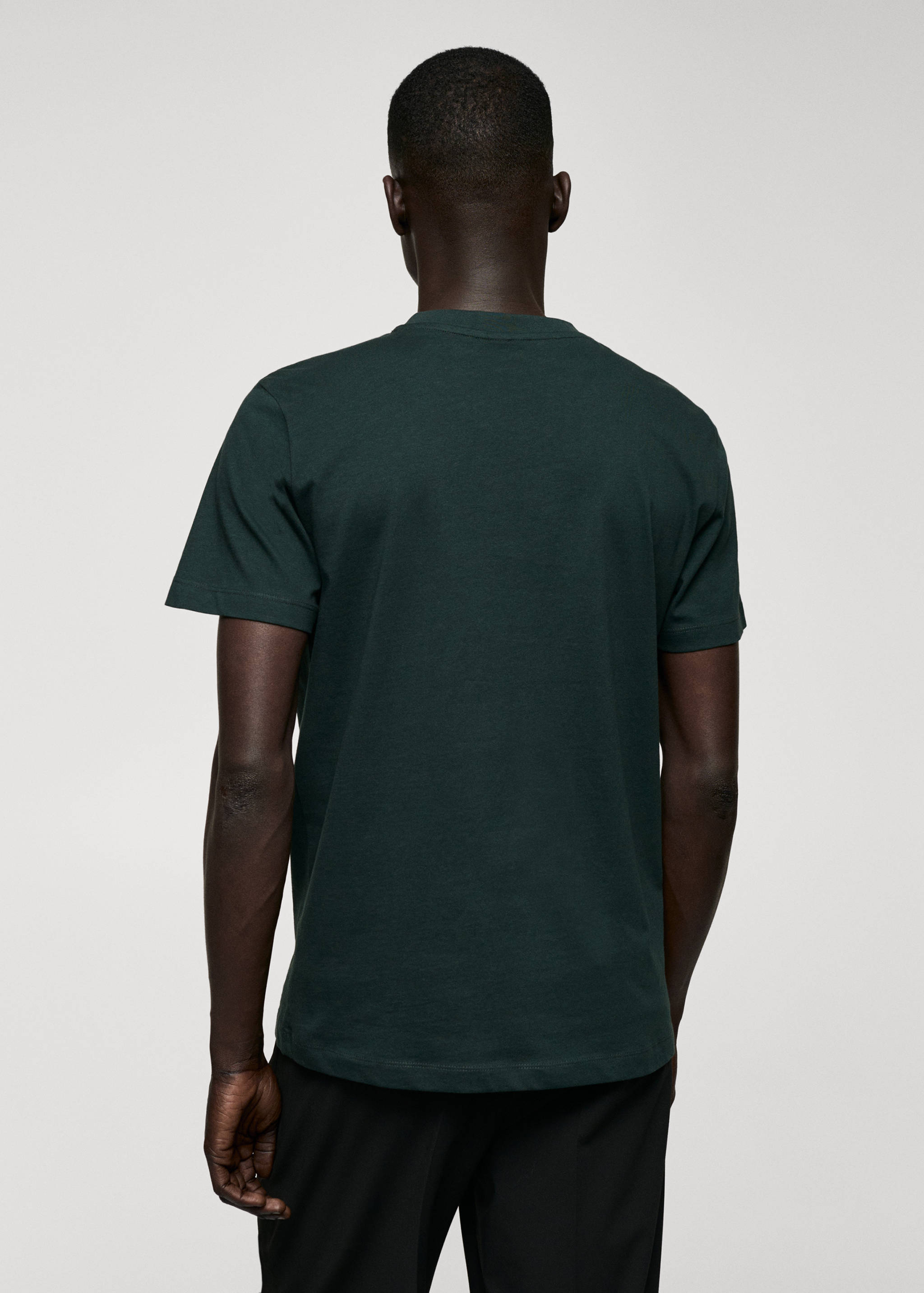 Basic cotton V-neck T-shirt - Reverse of the article