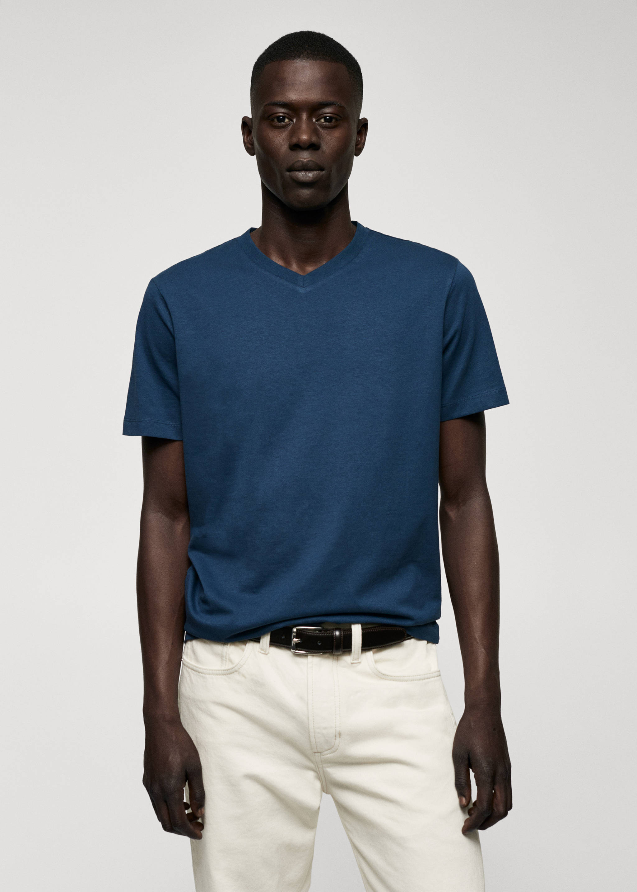 T-shirt basique coton col V - Plan moyen