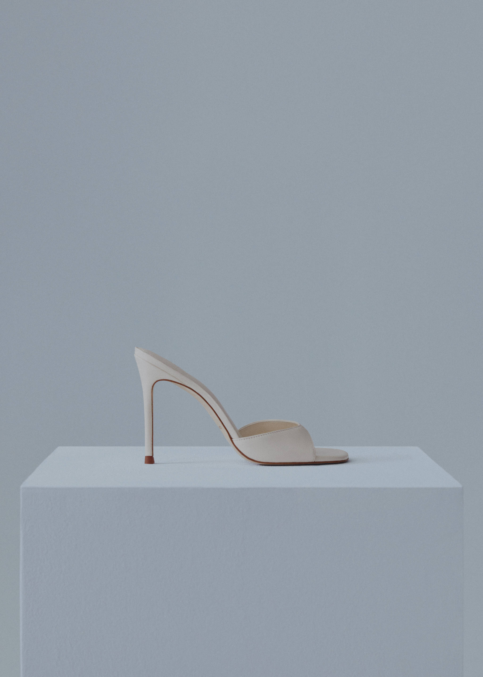 Кожаные босоножки на каблуке без задника - Изделие без модели
