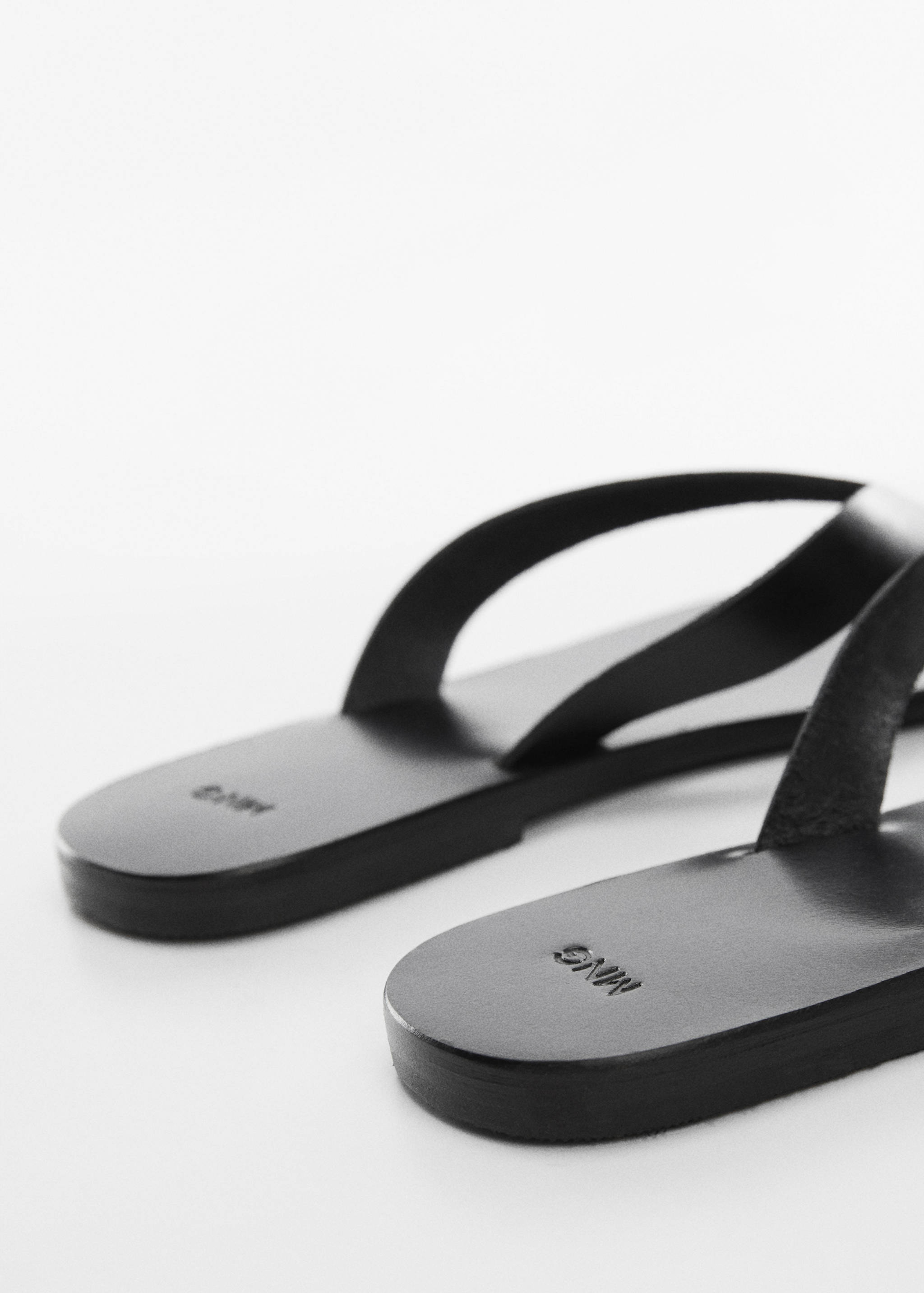 صنادل جلدية بأشرطة - تفاصيل المنتج 2