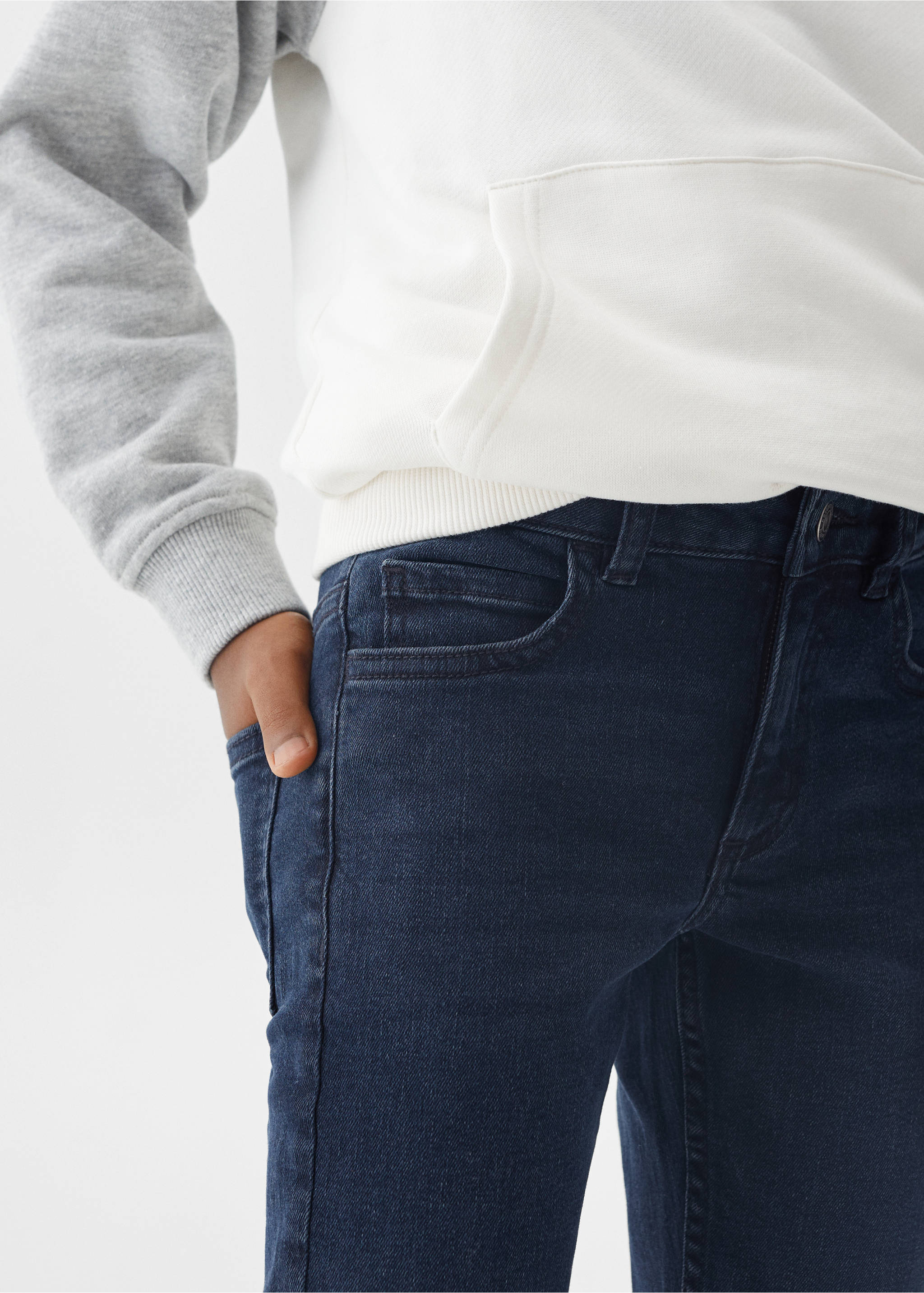 Slim-fit jeans - Details of the article 1, Deep Dark Blue. Ref: 57012522-00.