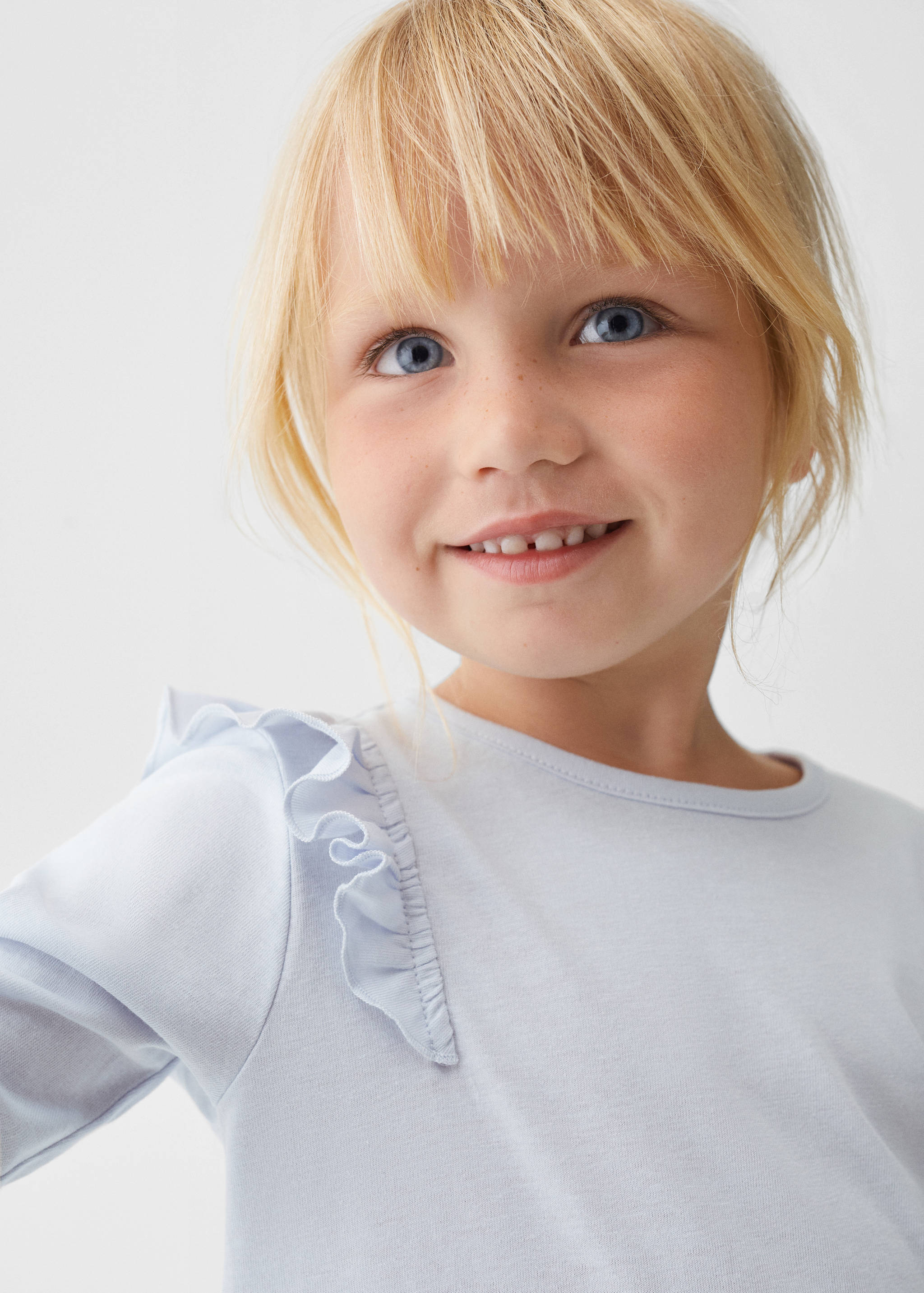 Long -sleeved t-shirt with ruffles - Детальніше про товар 1