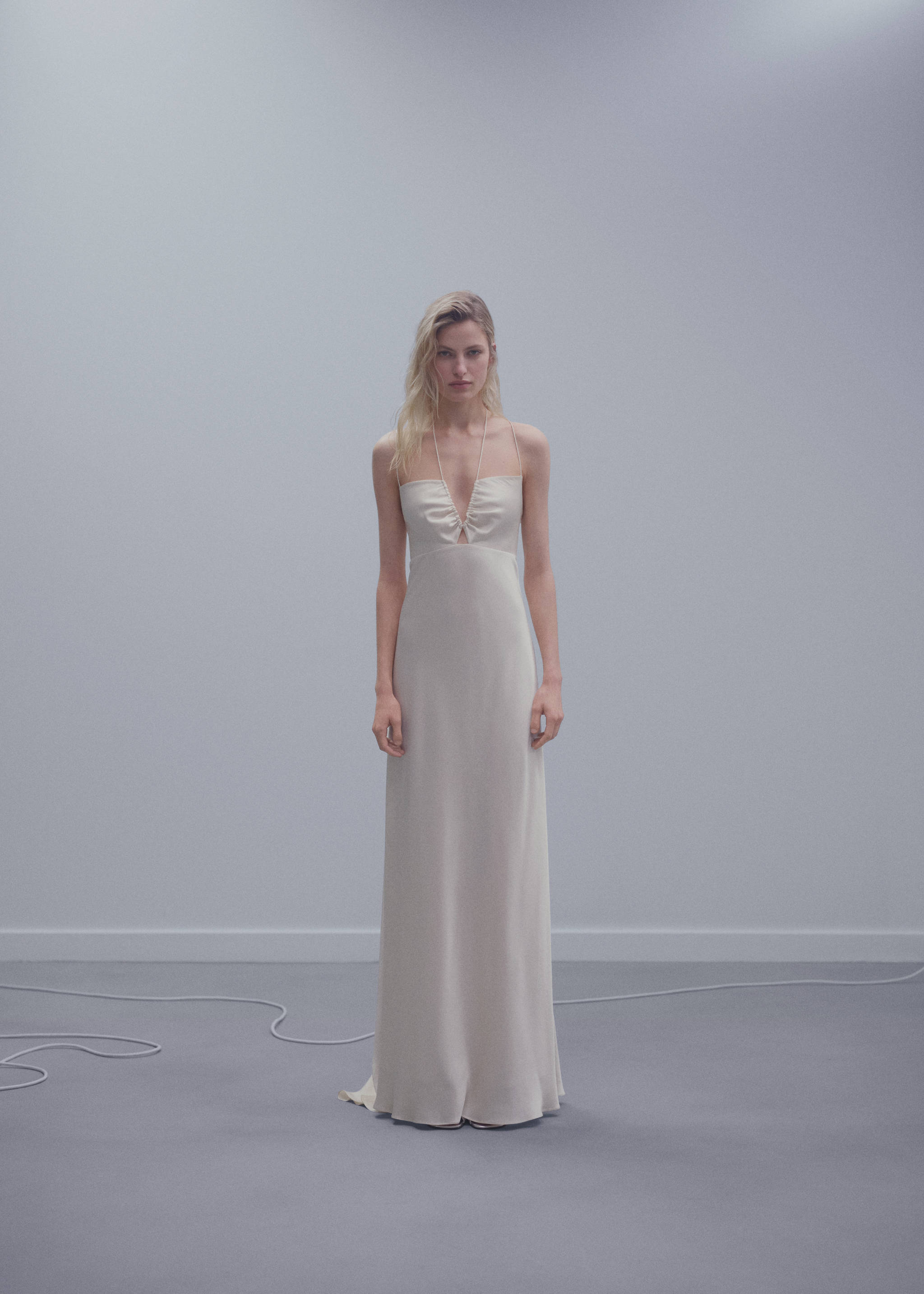 Satin dress with crossed straps - General plane