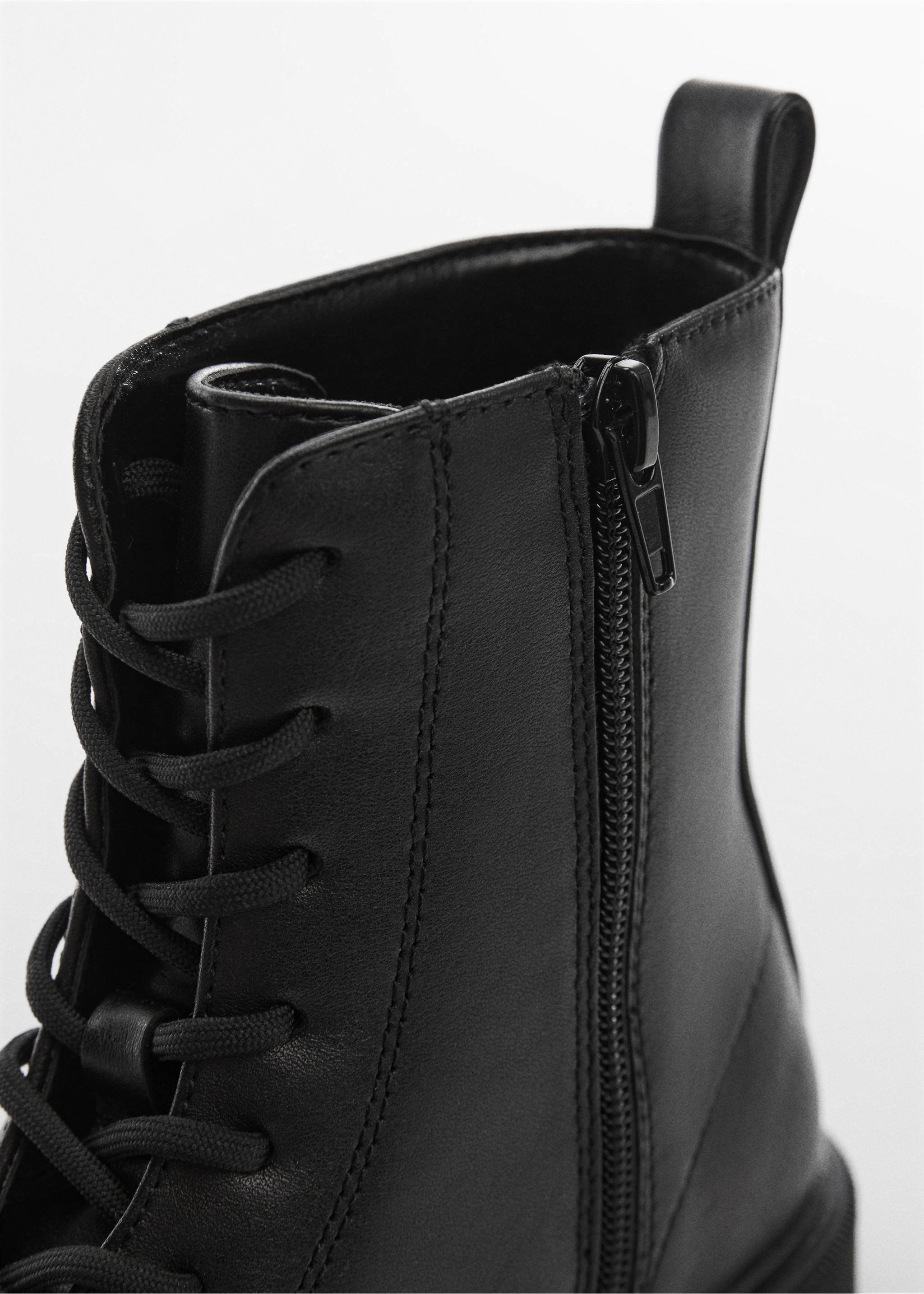 Bottes cuir lacets - Détail de l'article 2, Noir. Ref: 57013781-00.