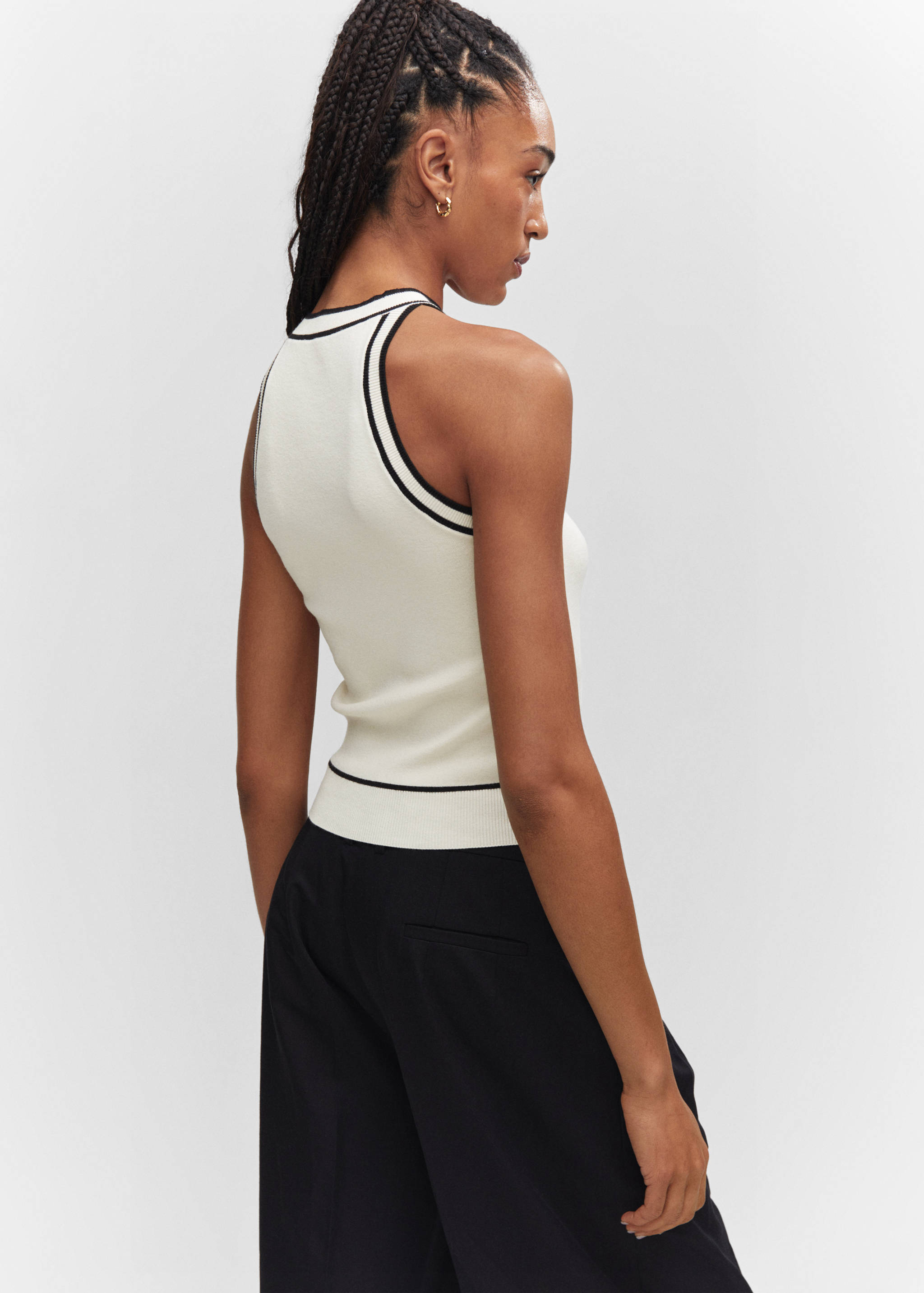 Knitted top with contrast details - Reverse of the article