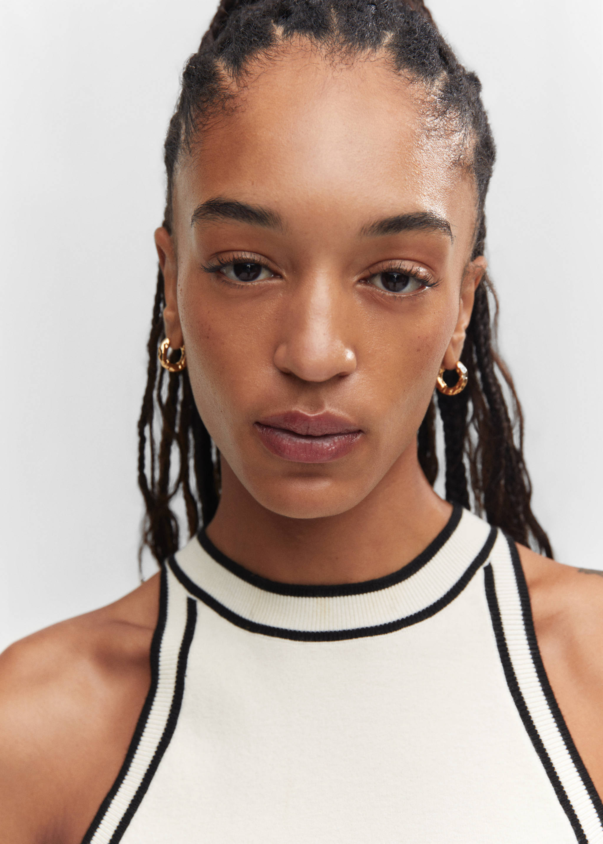 Knitted top with contrast details - Details of the article 1