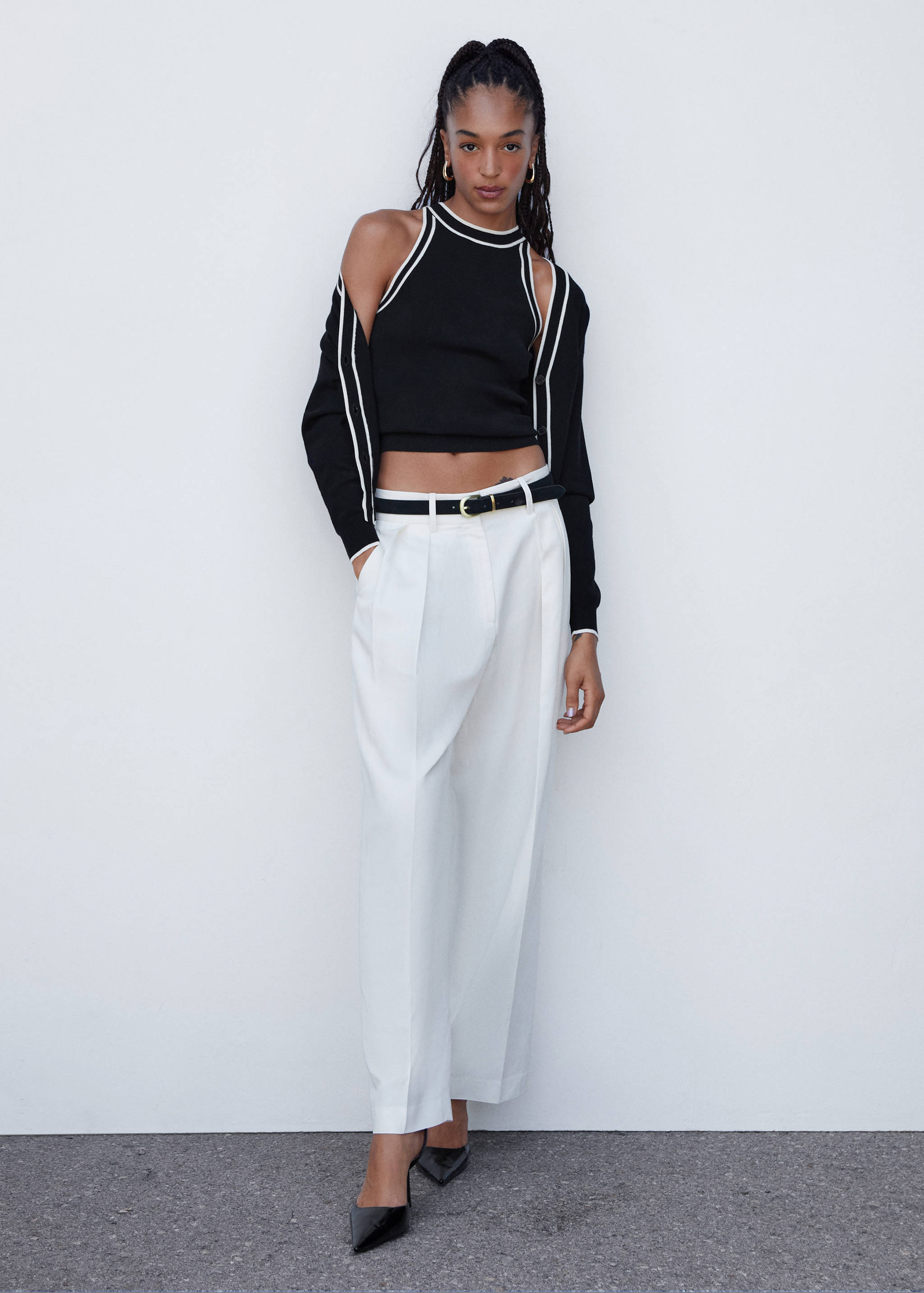 Knitted top with contrast details - General plane