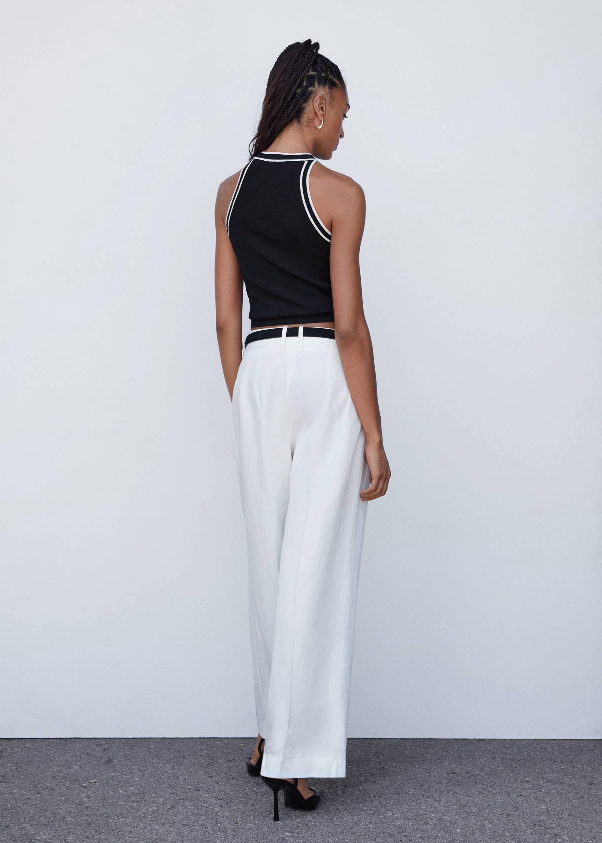 Knitted top with contrast details - Reverse of the article