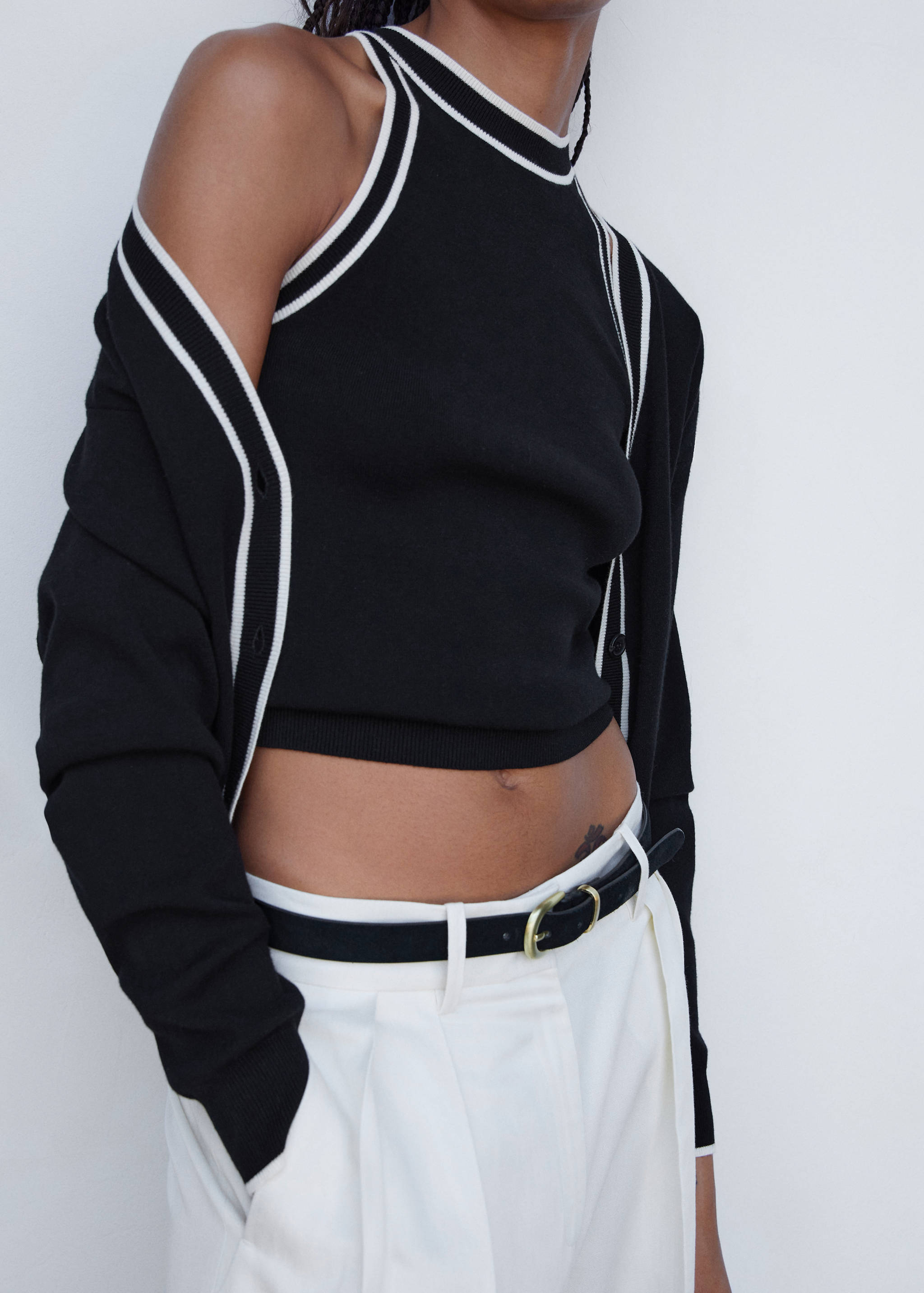 Knitted top with contrast details - Details of the article 6