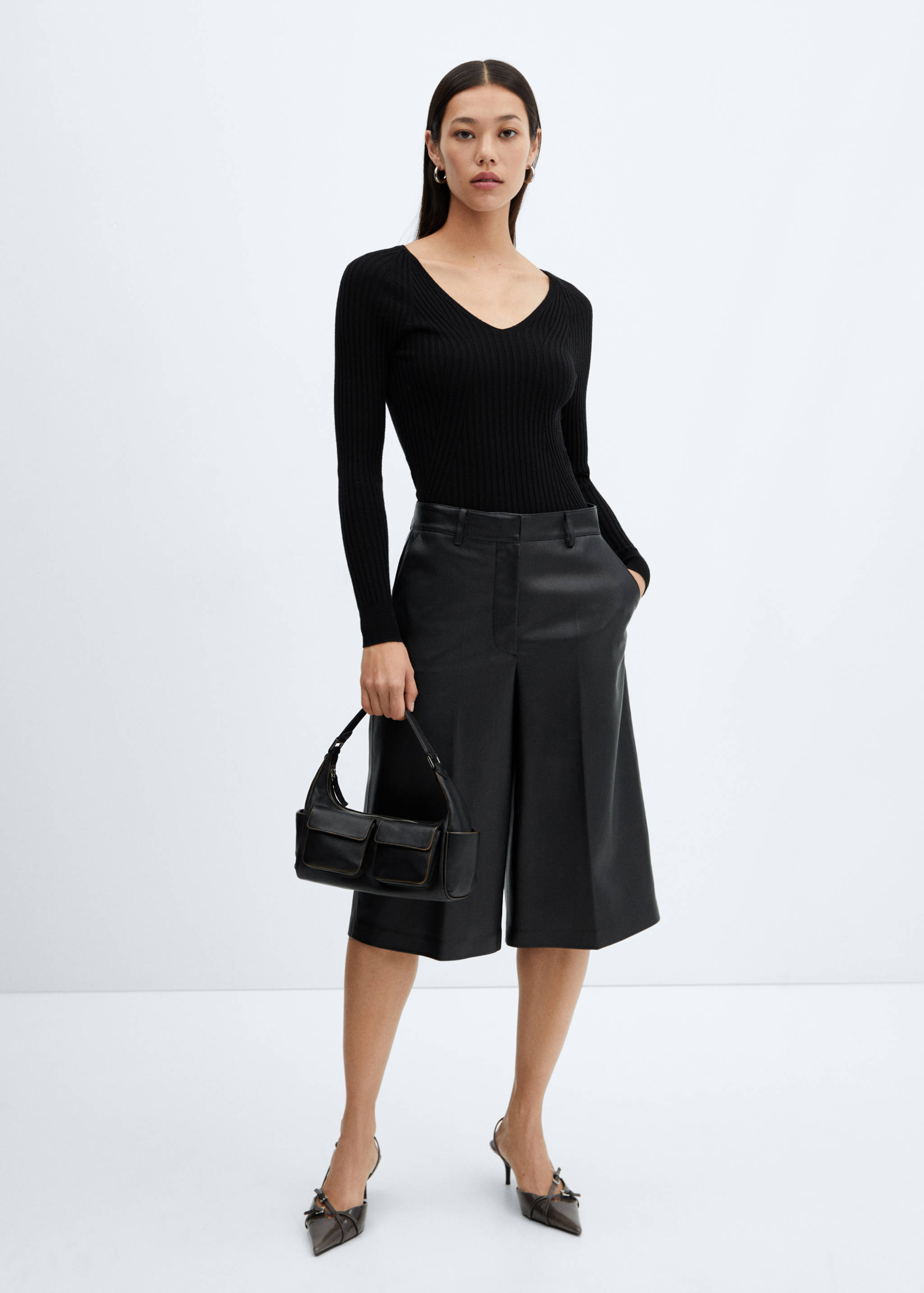Turtleneck knit top - General plane