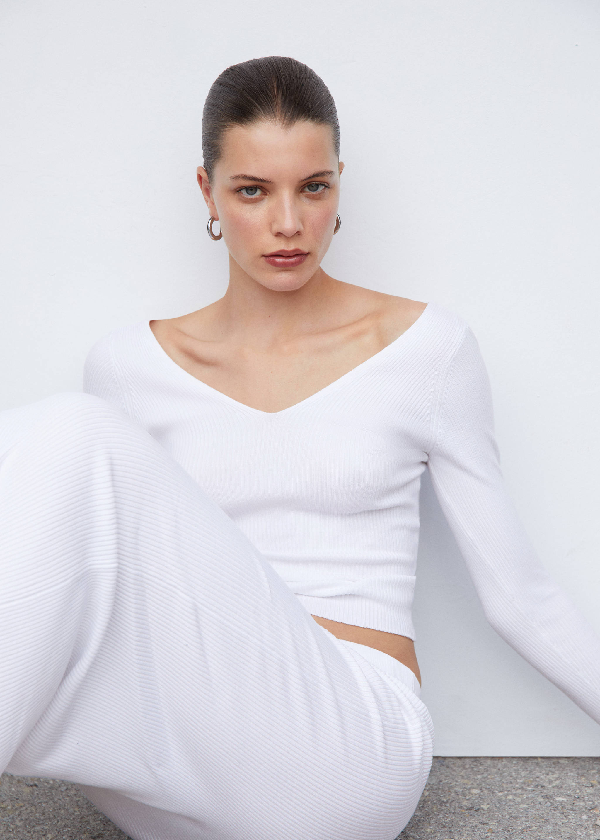 Ribbed sweater with low-cut back - Details of the article 2