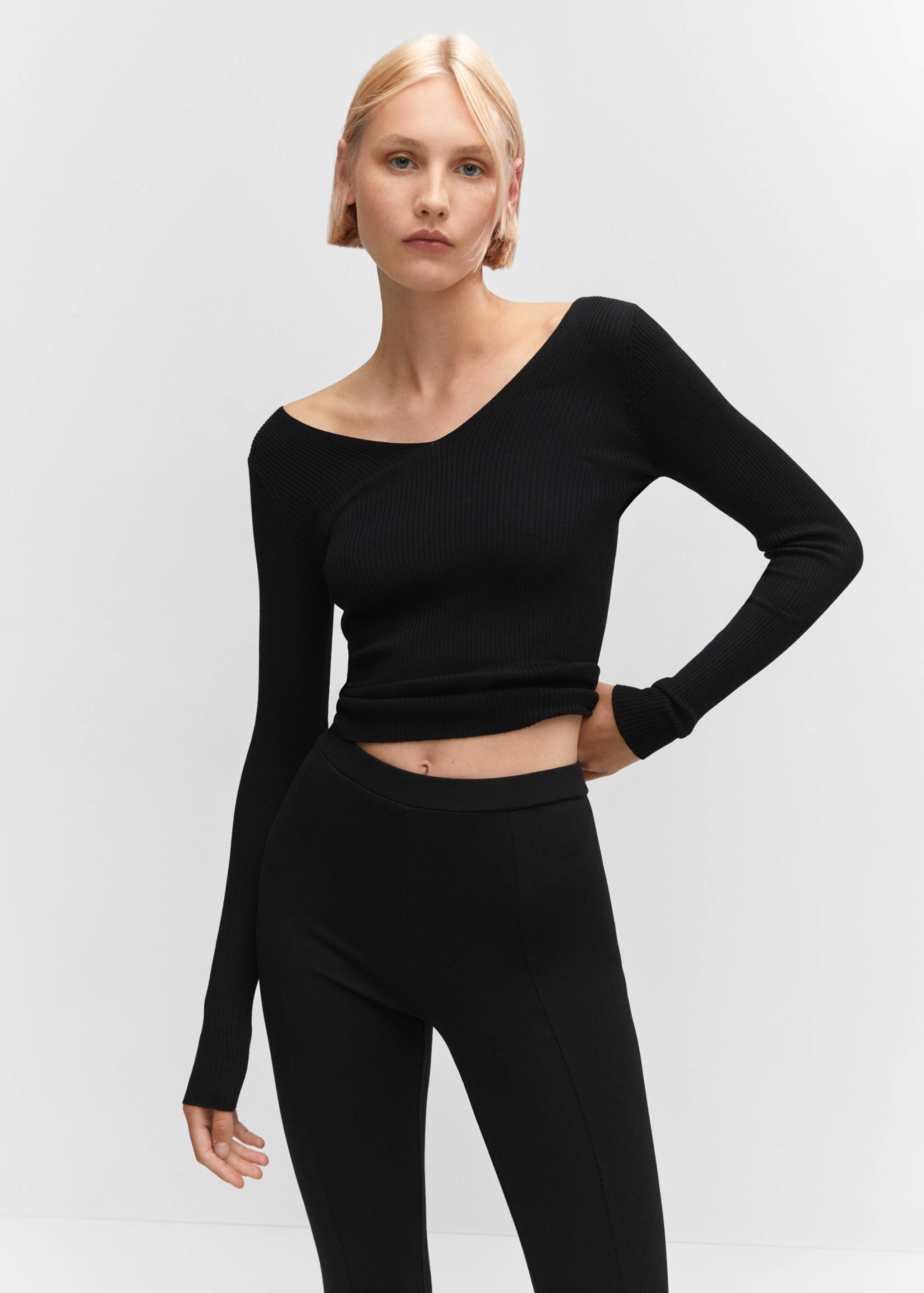 Ribbed sweater with low-cut back - Medium plane