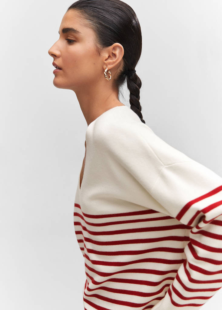 Oversized V-neck sweater — Red