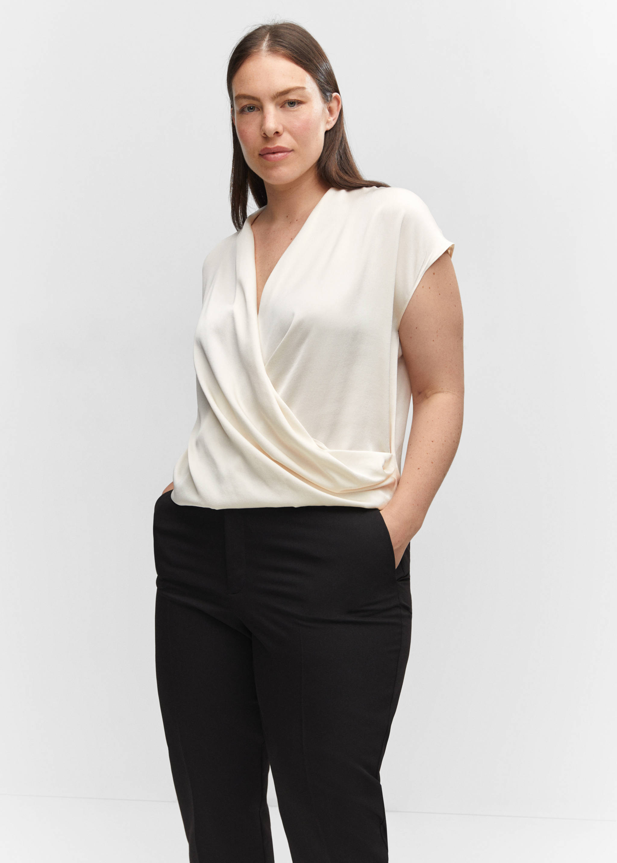 Sleeveless wrap blouse - Details of the article 5