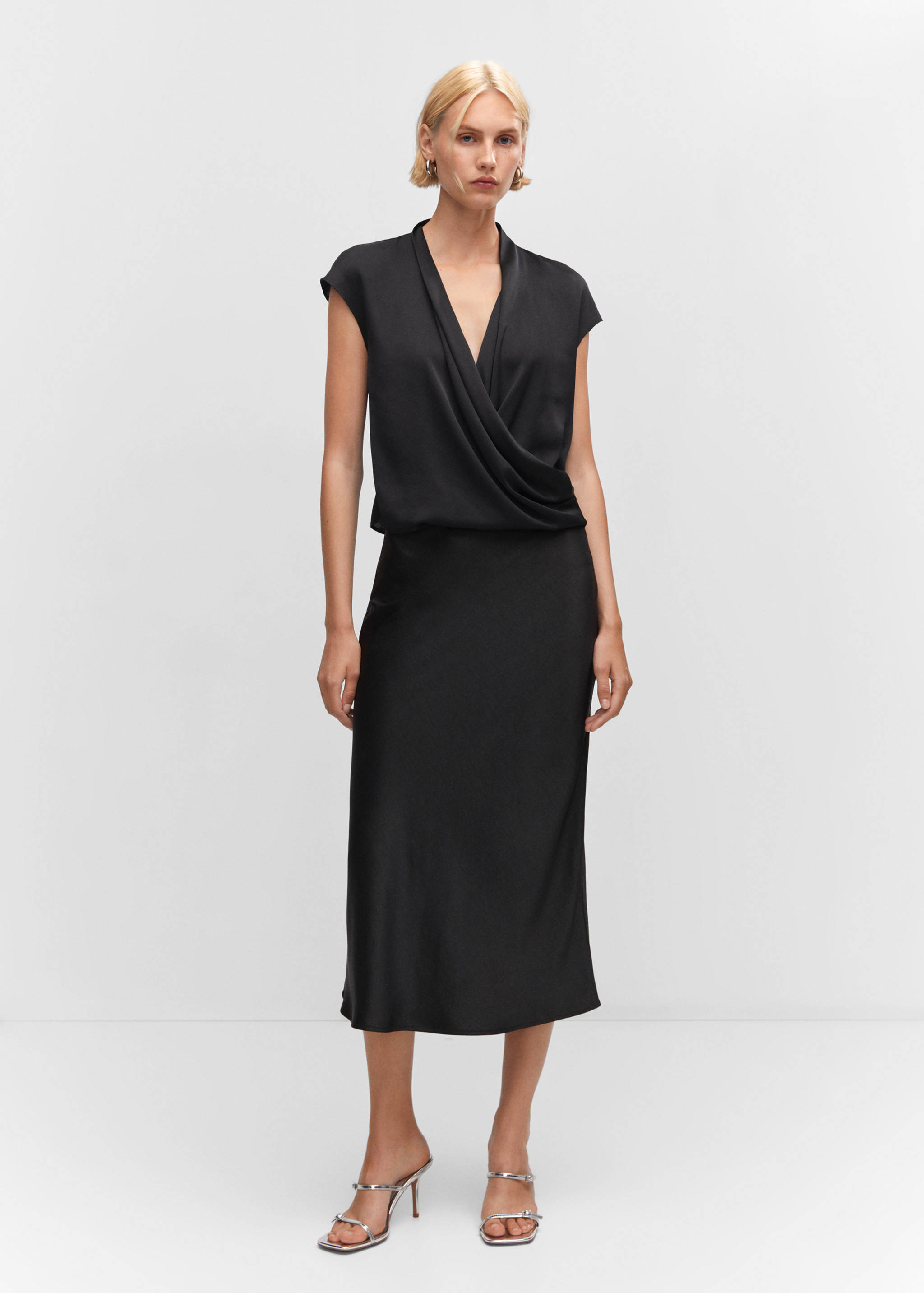 Sleeveless wrap blouse - General plane