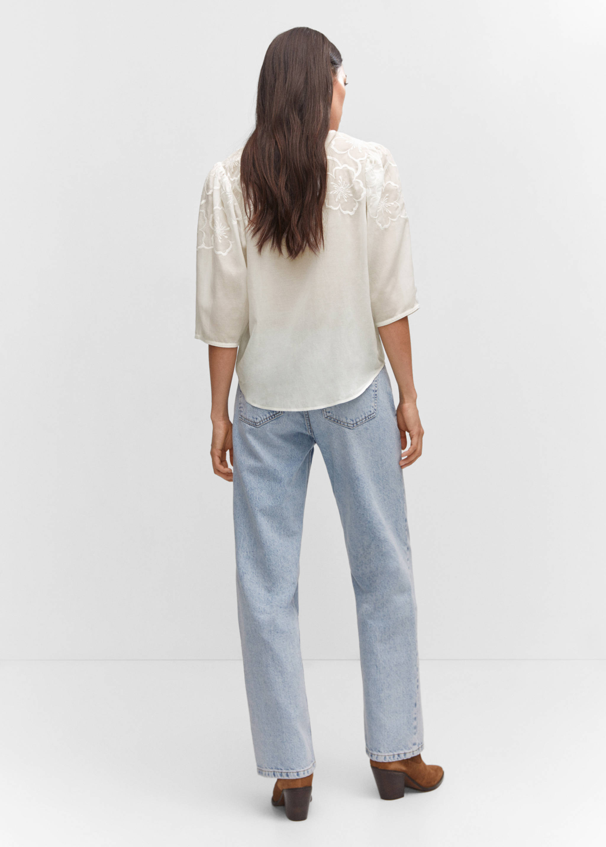 Floral embroidered blouse - Reverse of the article