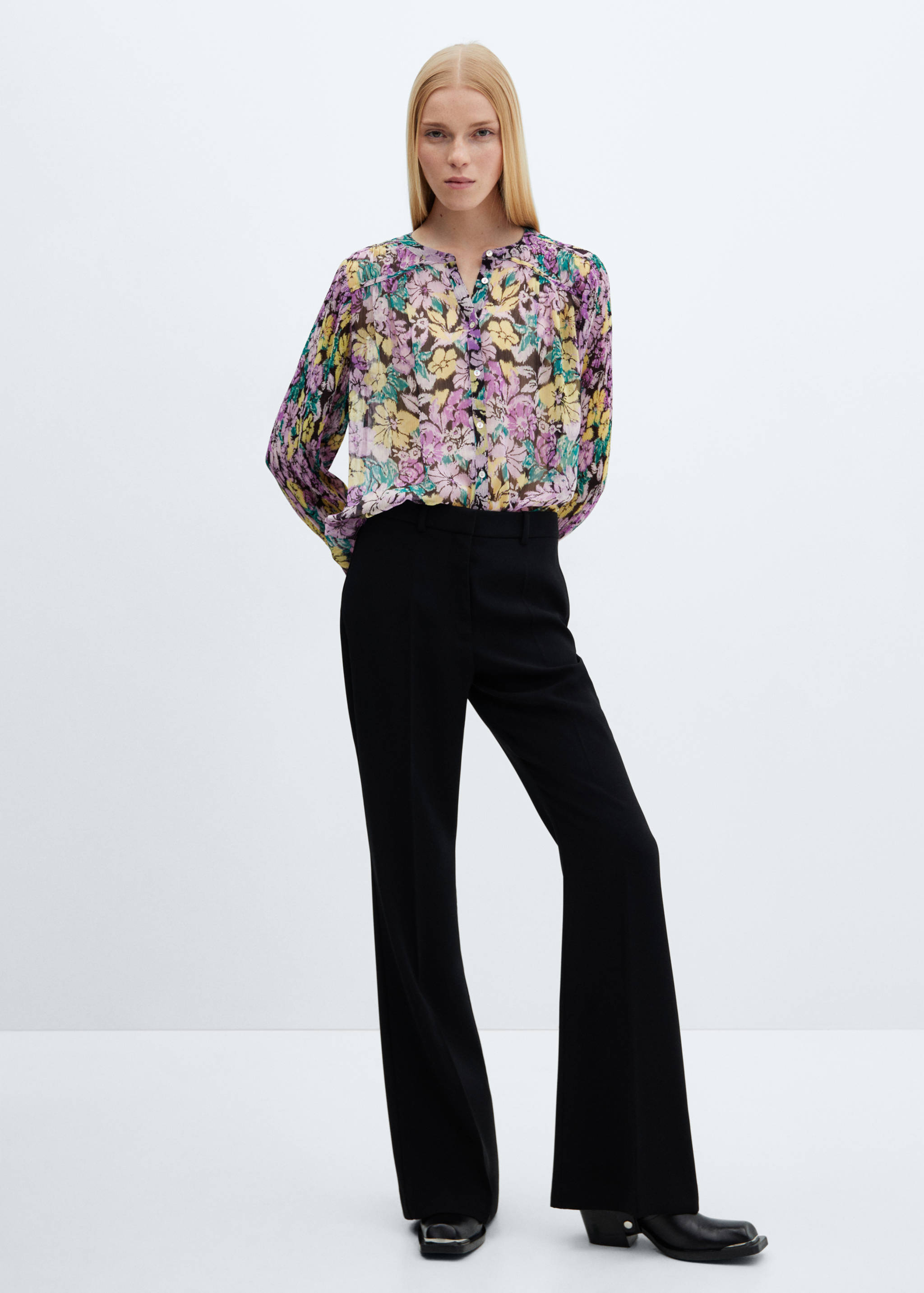 Floral textured blouse - General plane