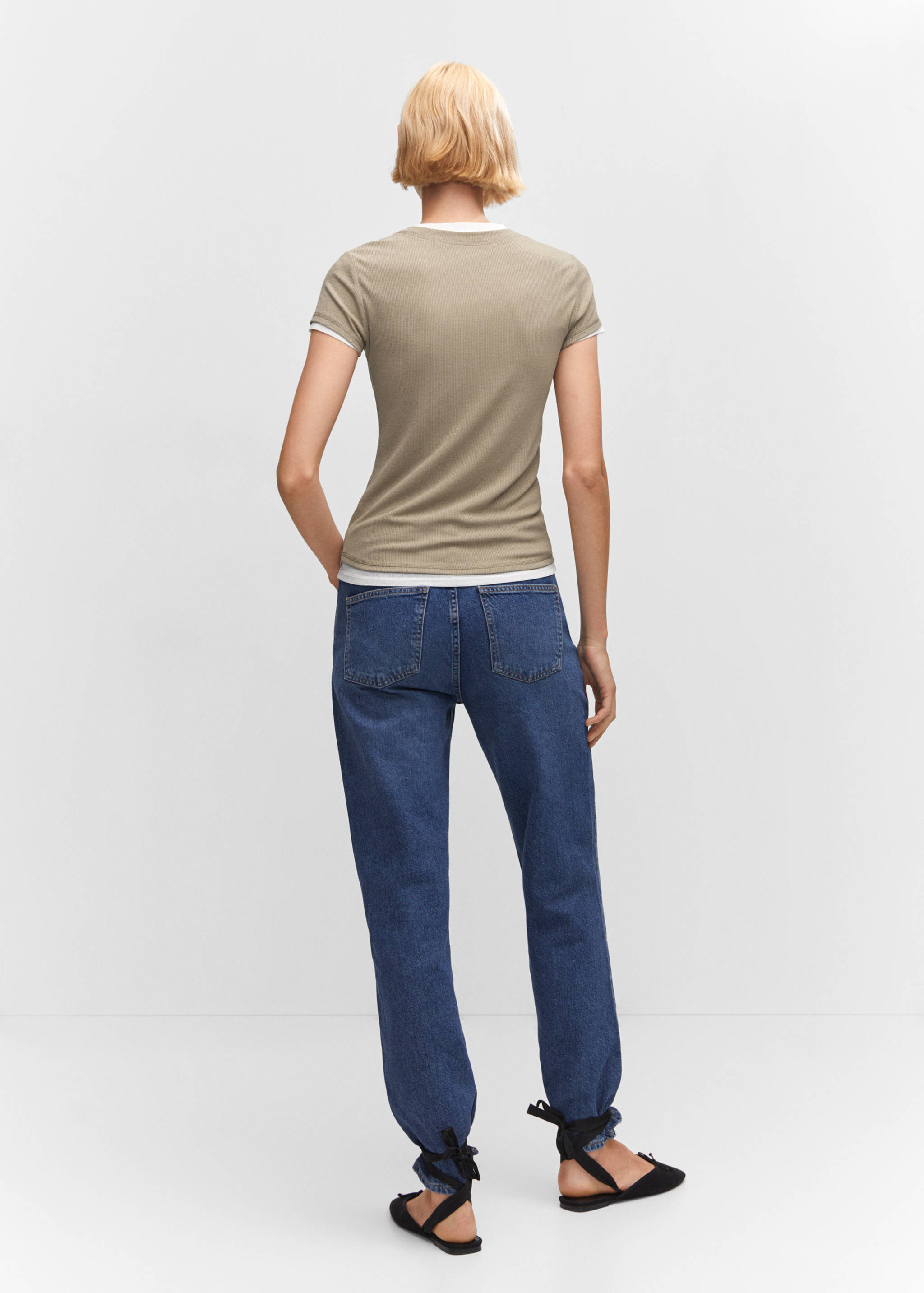 Double-layered T-shirt - Reverse of the article