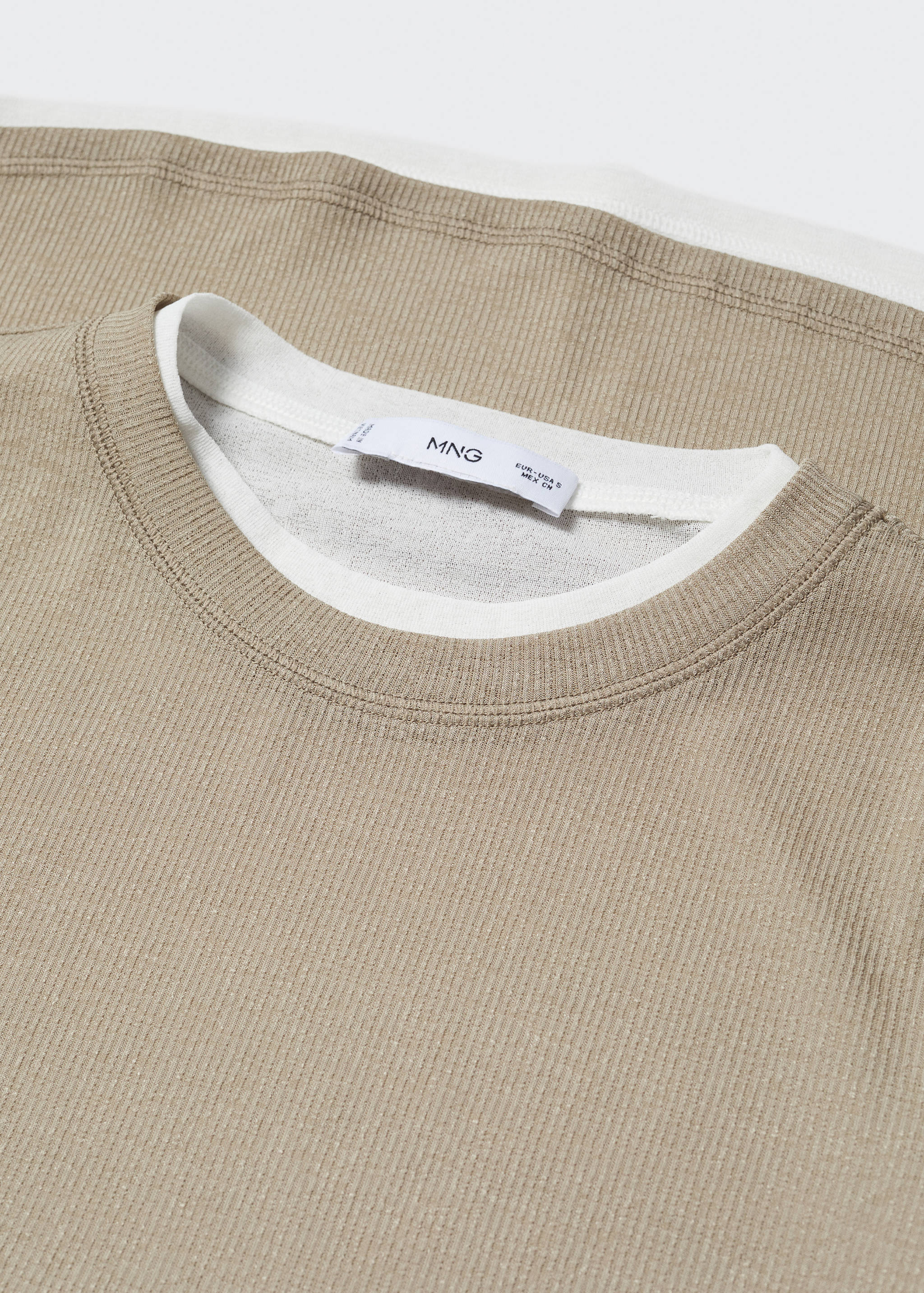 Double-layered T-shirt - Details of the article 8