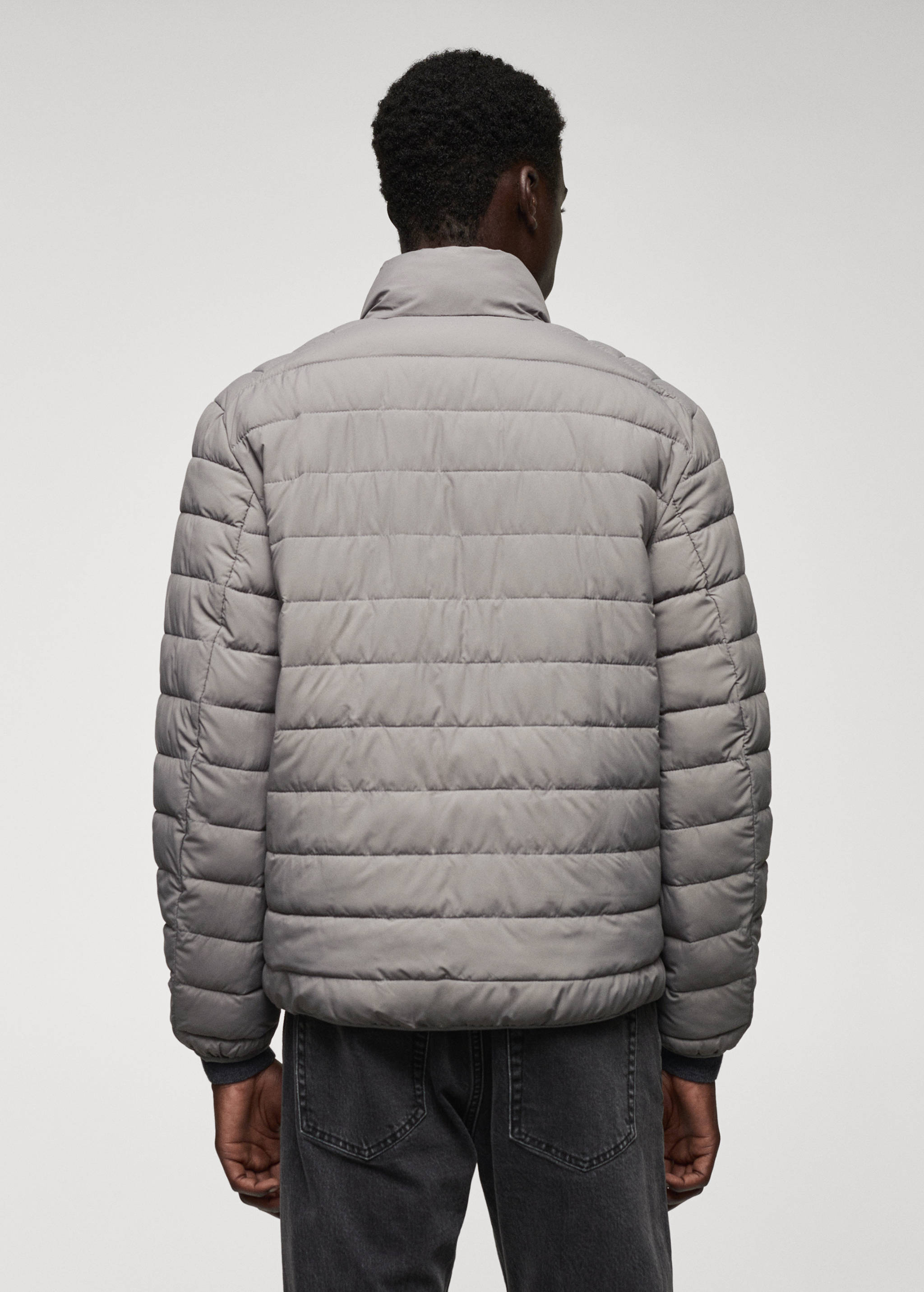 Ultra-lightweight water-repellent quilted anorak - Reverse of the article