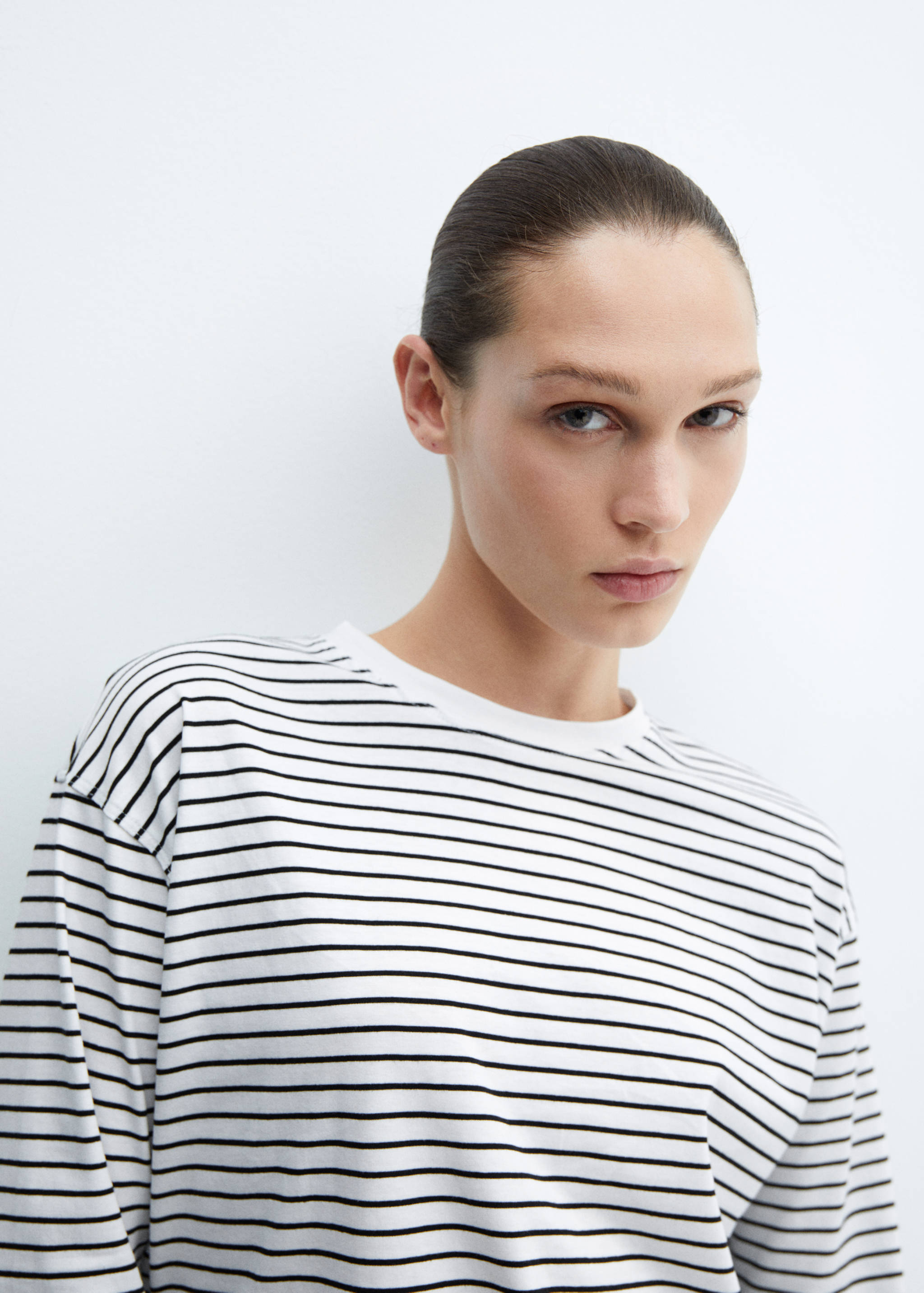 Striped oversized t-shirt - Details of the article 1