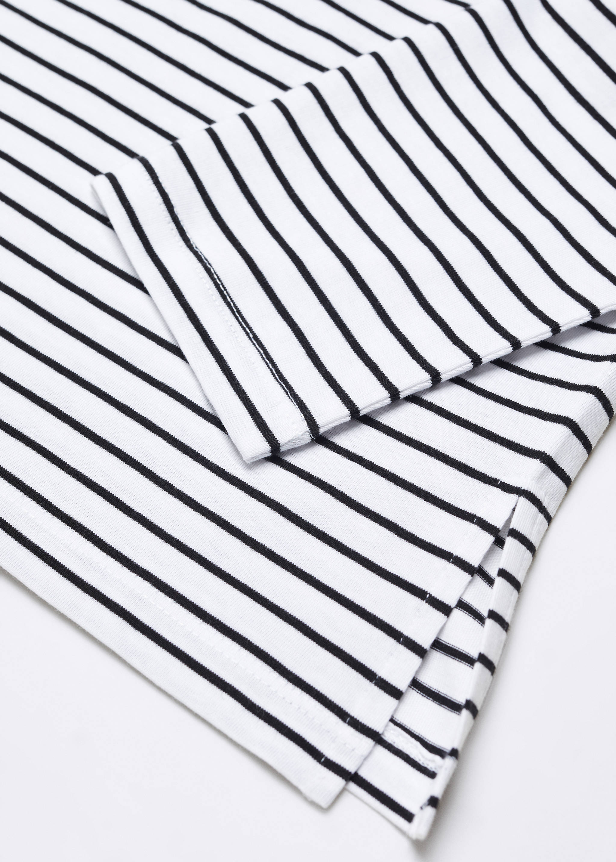 Striped oversized t-shirt - Details of the article 8