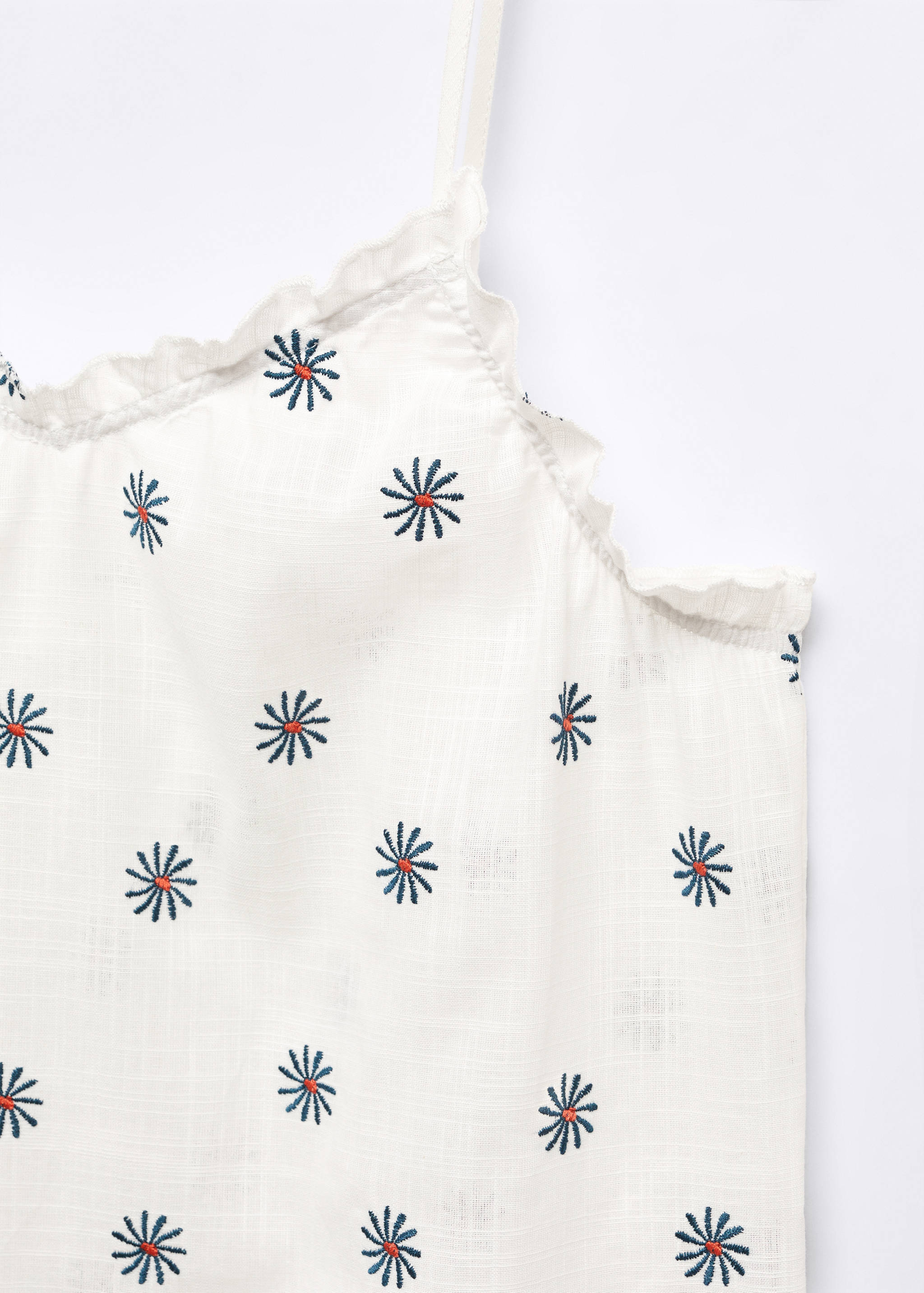 Ночная сорочка с вышитыми цветами - Деталь изделия 8
