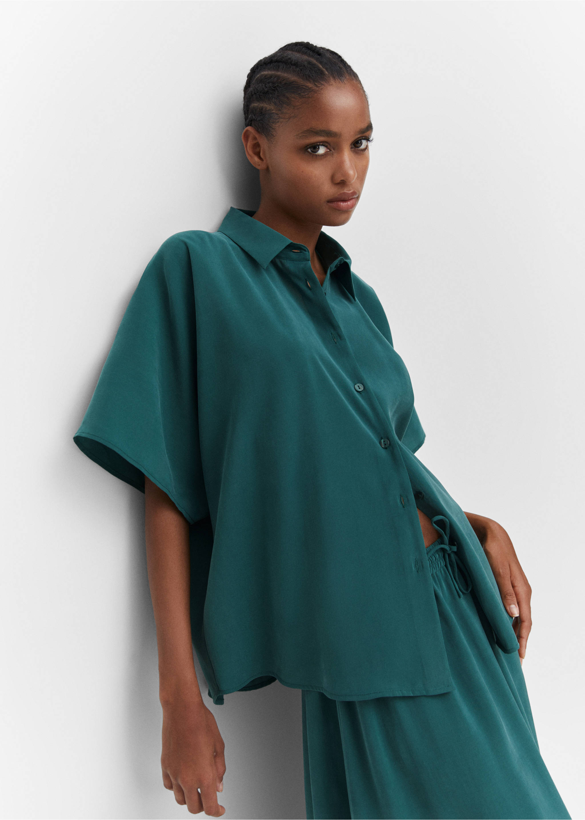 Oversize modal shirt - Details of the article 2, Green. Ref: 57015793-00.