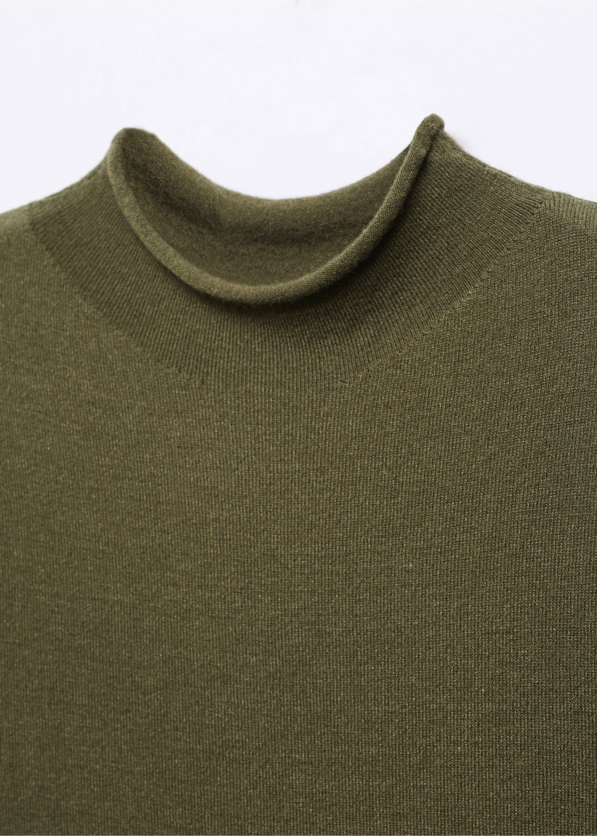 Knitted dress with side slit - Details of the article 8, Khaki. Ref: 57015796-00.
