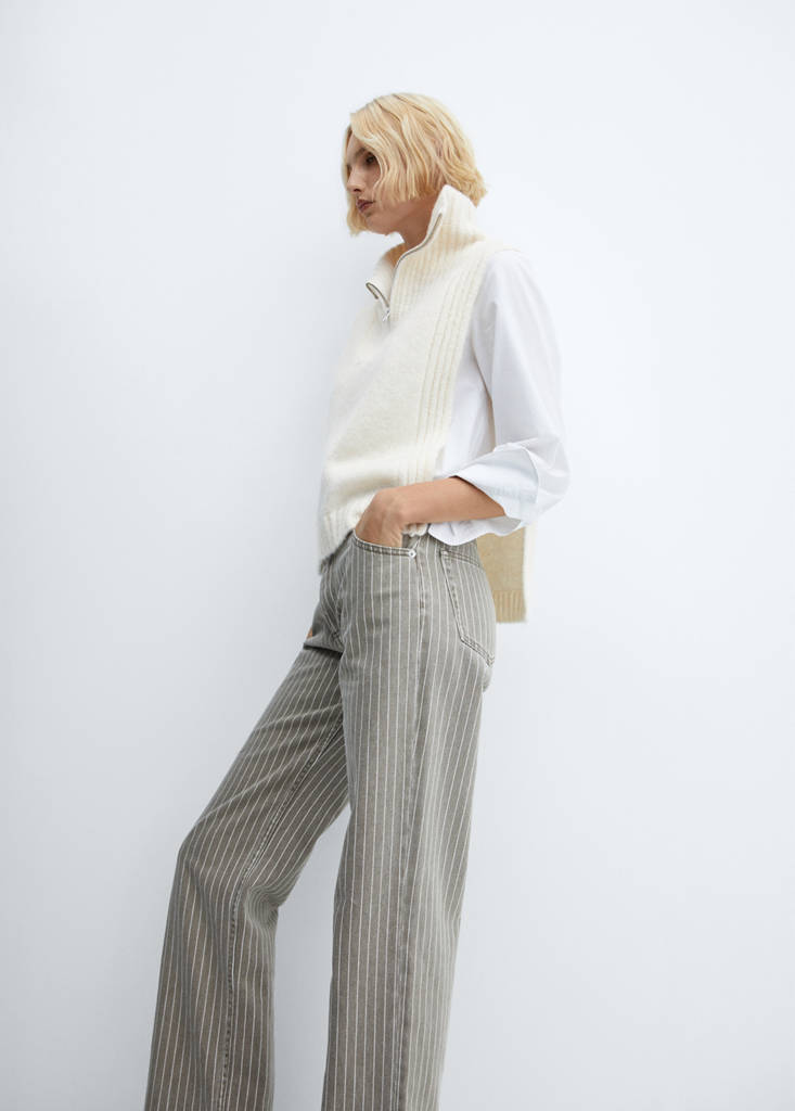 Open-sided gilet with zip neck — Vanilla