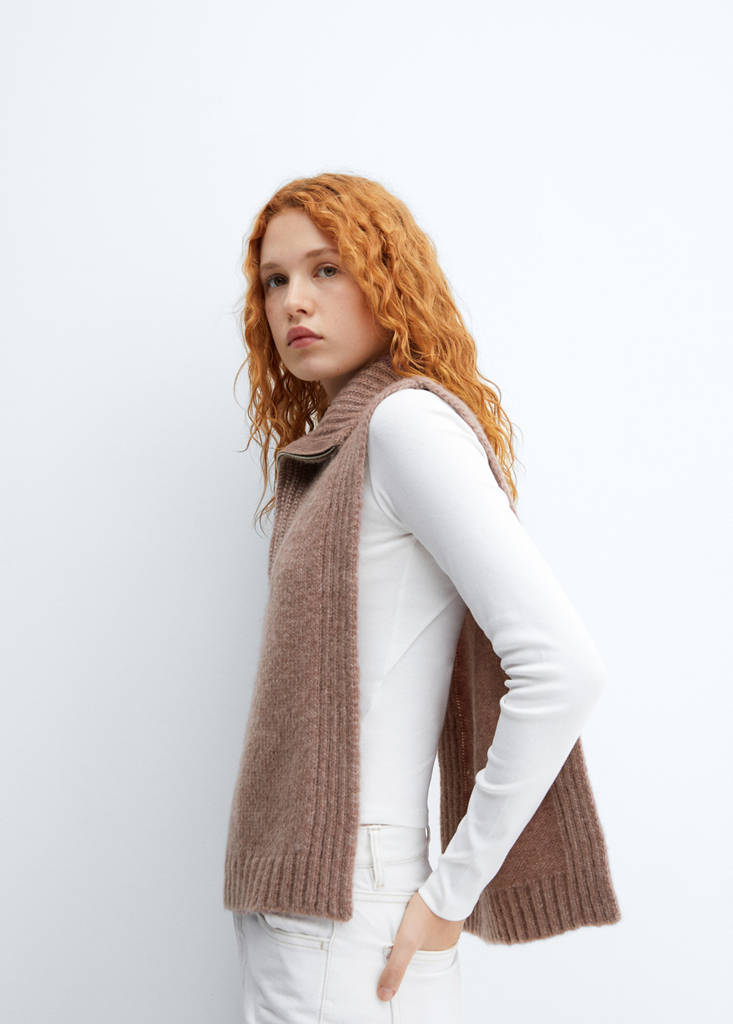 Open-sided gilet with zip neck — Pale Pink