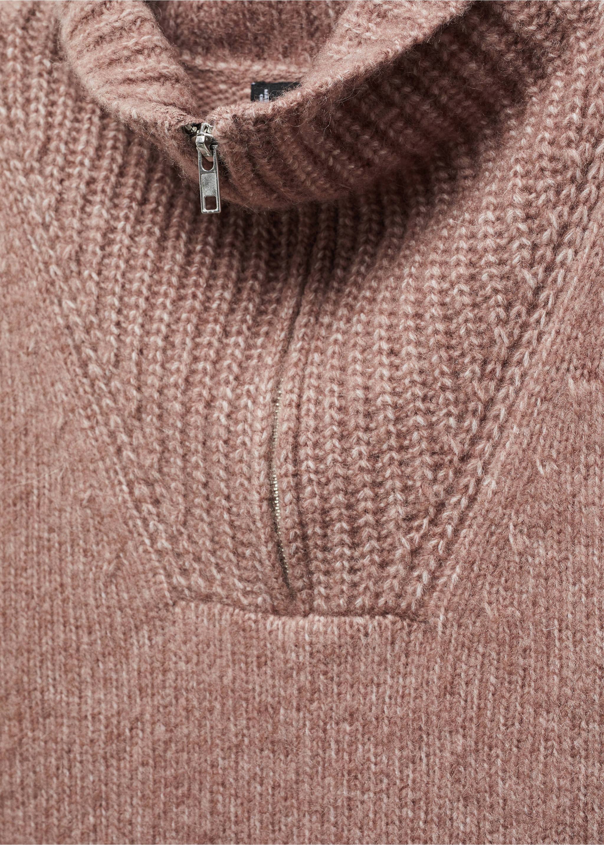 Open-sided gilet with zip neck - Details of the article 8, Pale Pink. Ref: 57015797-00.