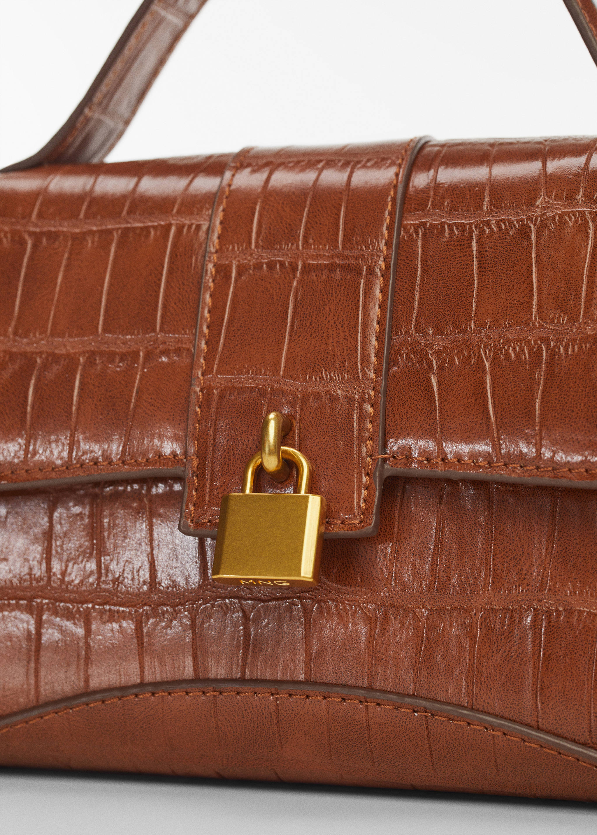 Carteira com efeito de crocodilo e corrente - Pormenor do artigo 1