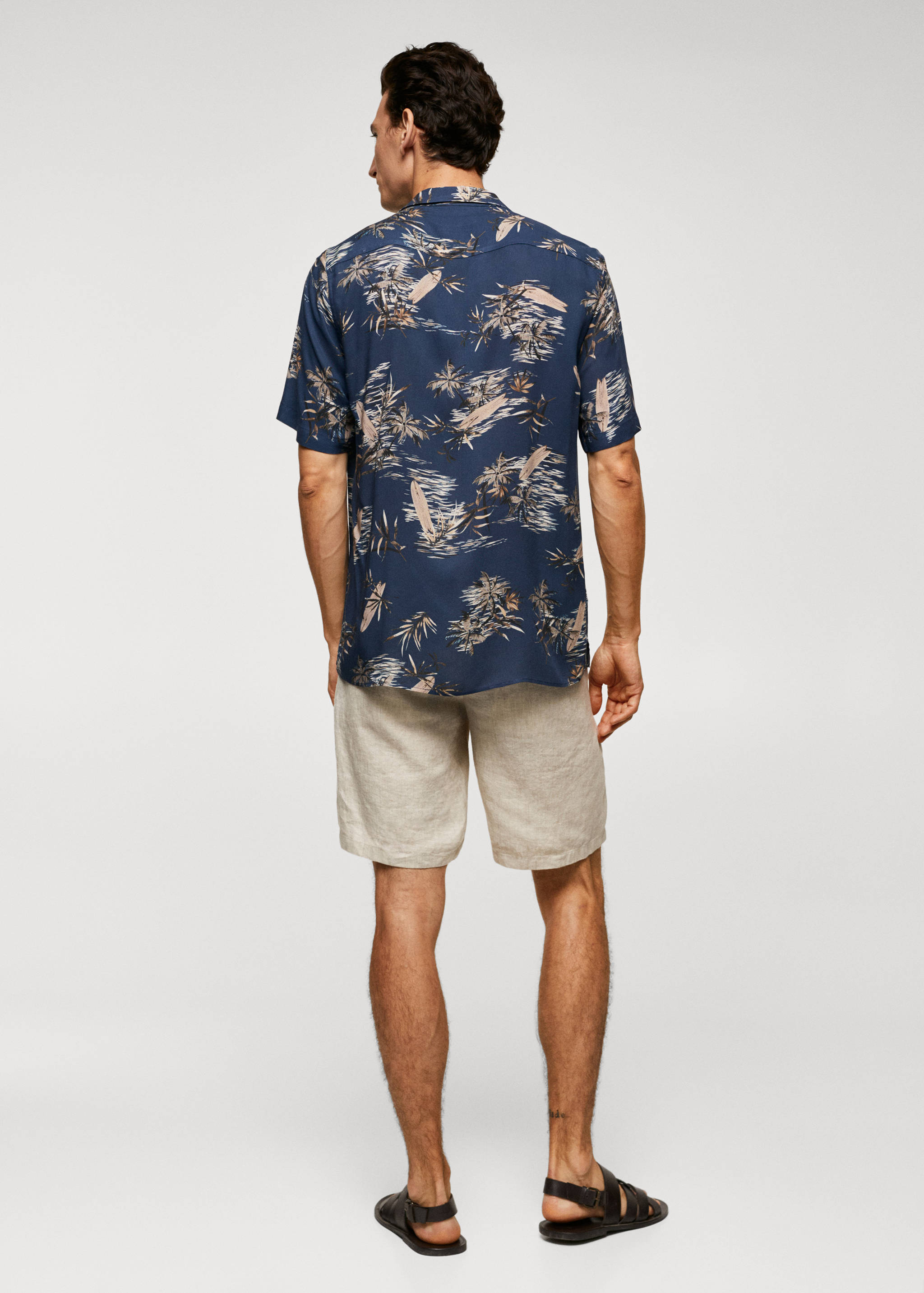Chemise regular-fit en imprimé feuilles - Verso de l’article