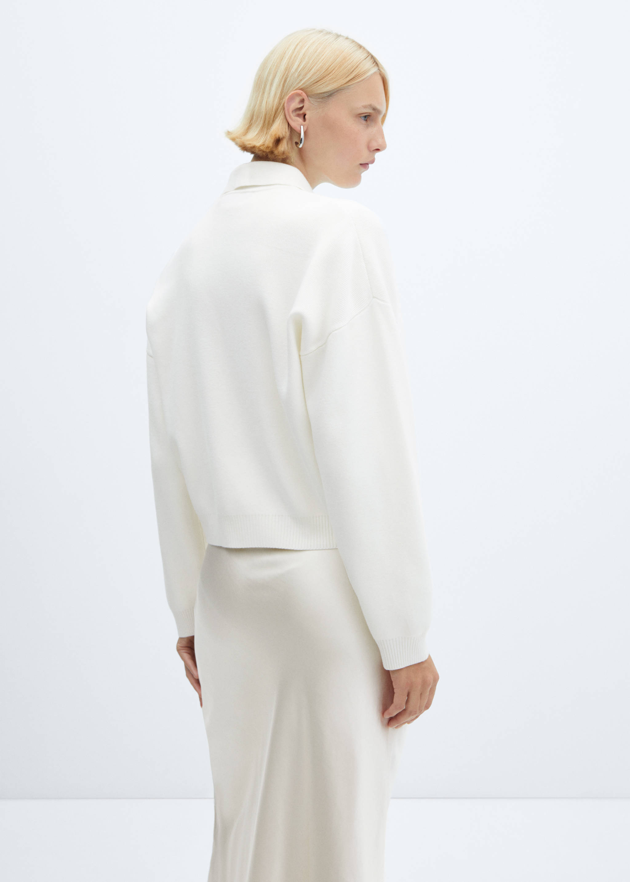 Cardigan with shirt collar and pockets - Reverse of the article