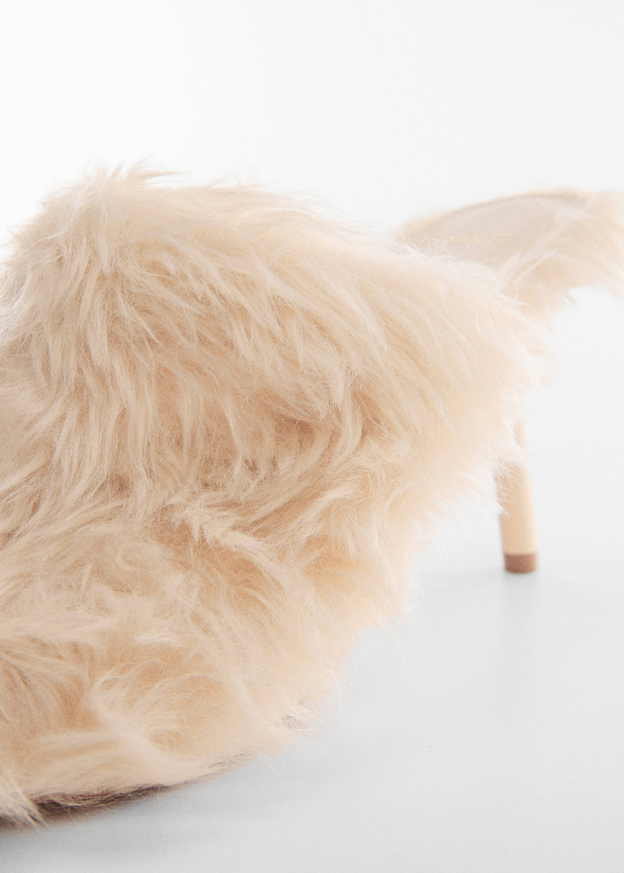 Fur heel shoes - Details of the article 1