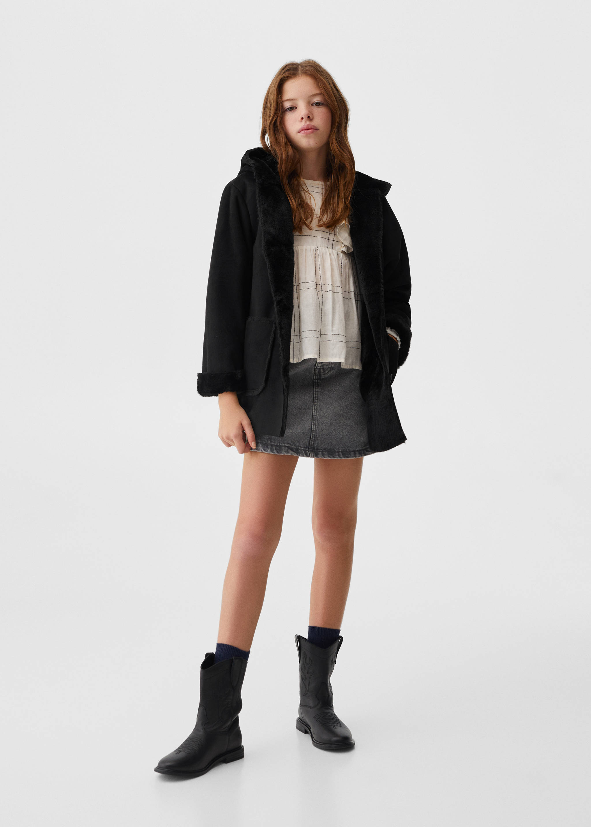 Abrigo doble faz - Plano general