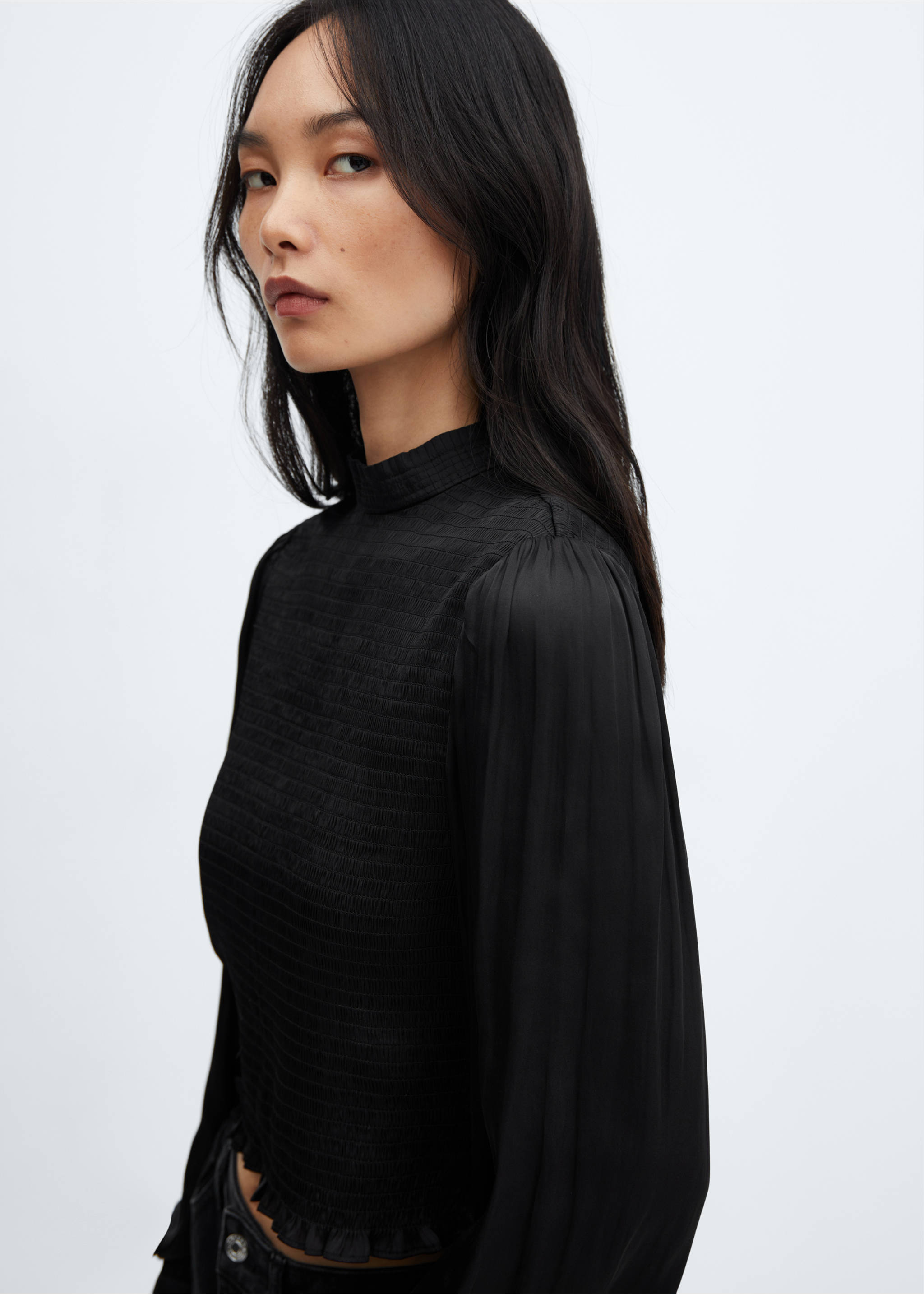 Blouse froncée satinée - Détail de l'article 1, Noir. Ref: 57017115-00.