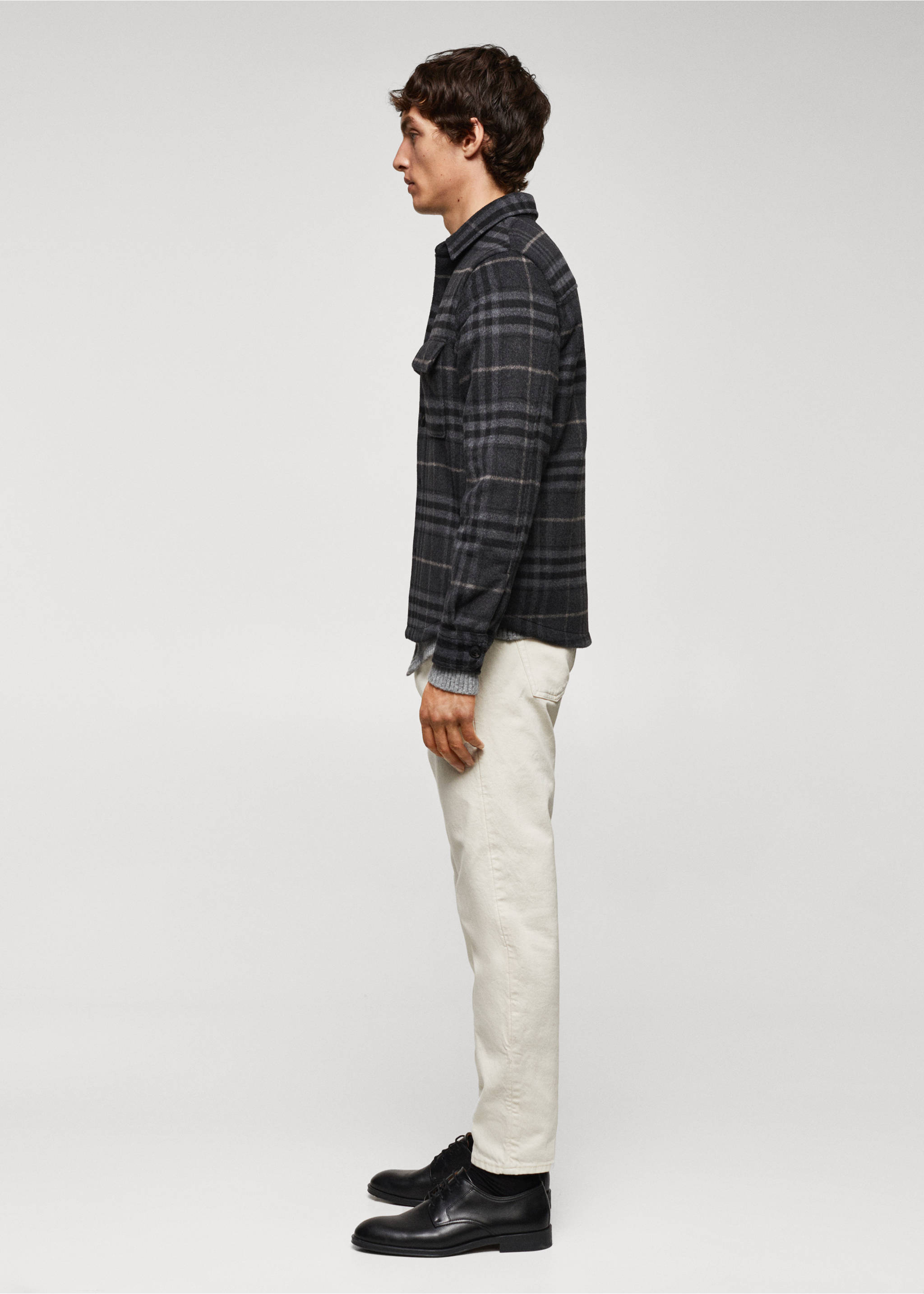 Check wool overshirt - Details of the article 2, Charcoal. Ref: 57017713-00.