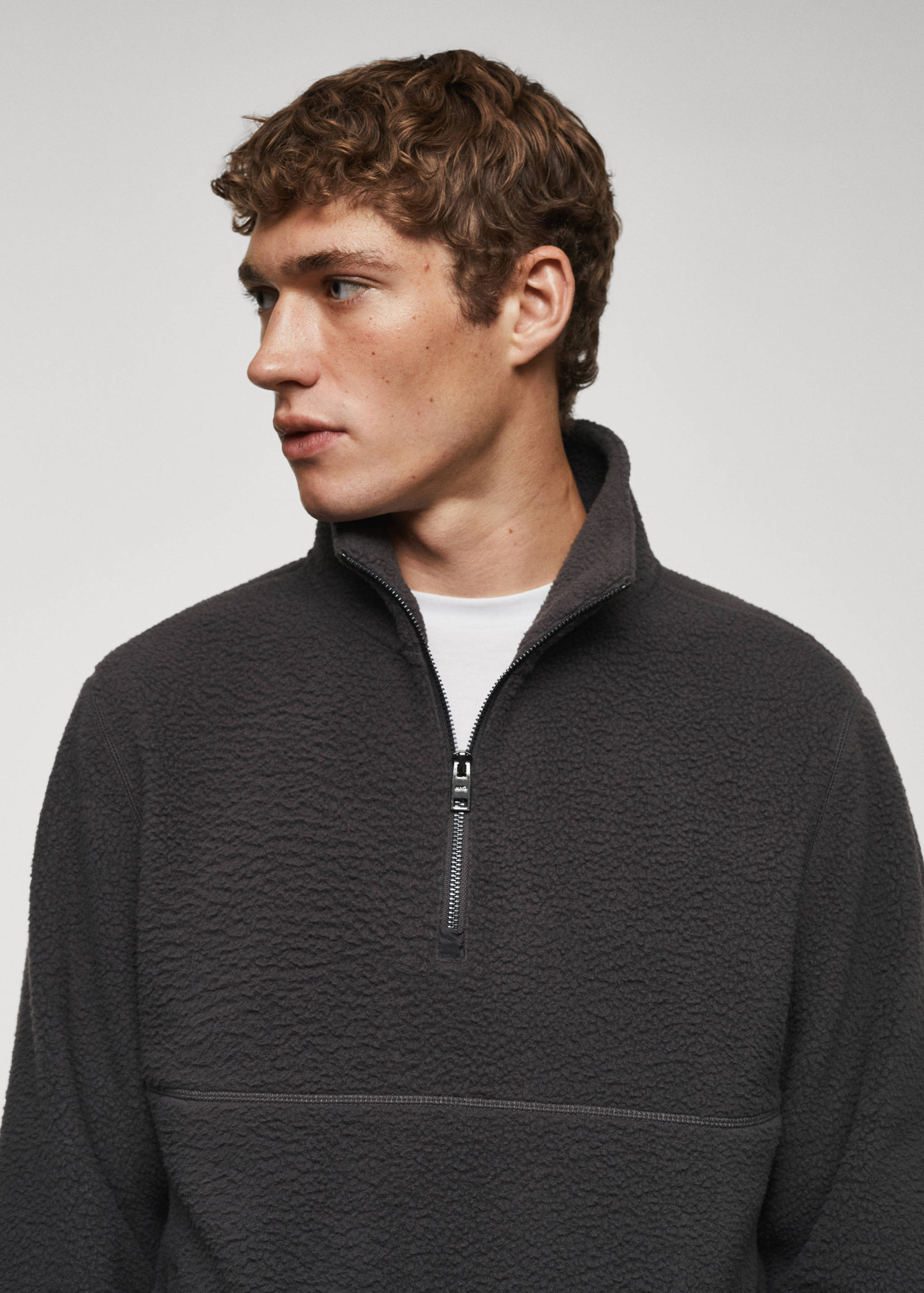 Свитшот из флиса с воротником и молнией - Деталь изделия 1