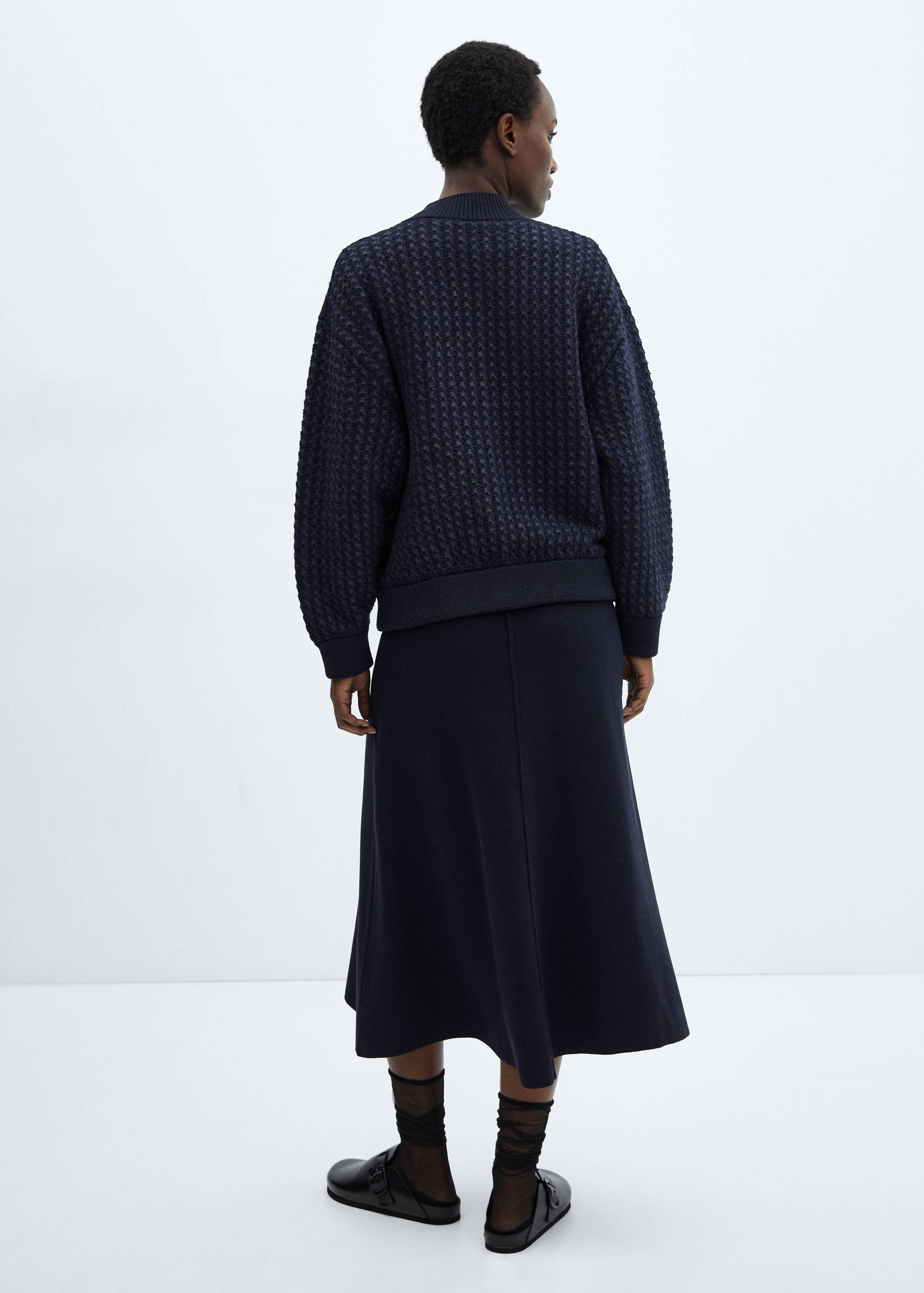 Куртка бомбер из трикотажа - Обратная сторона изделия