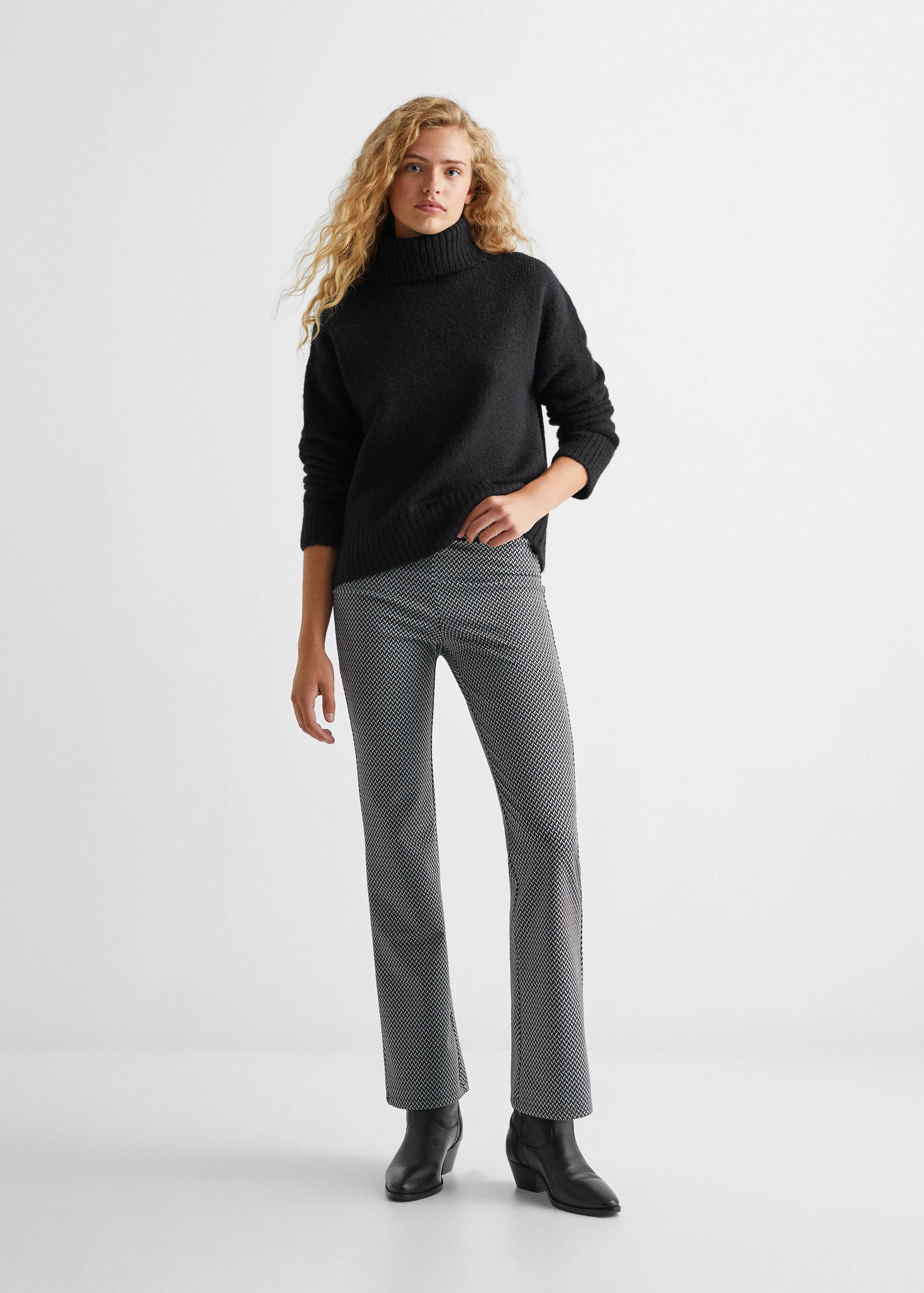 Jersey punto cuello alto - Plano general