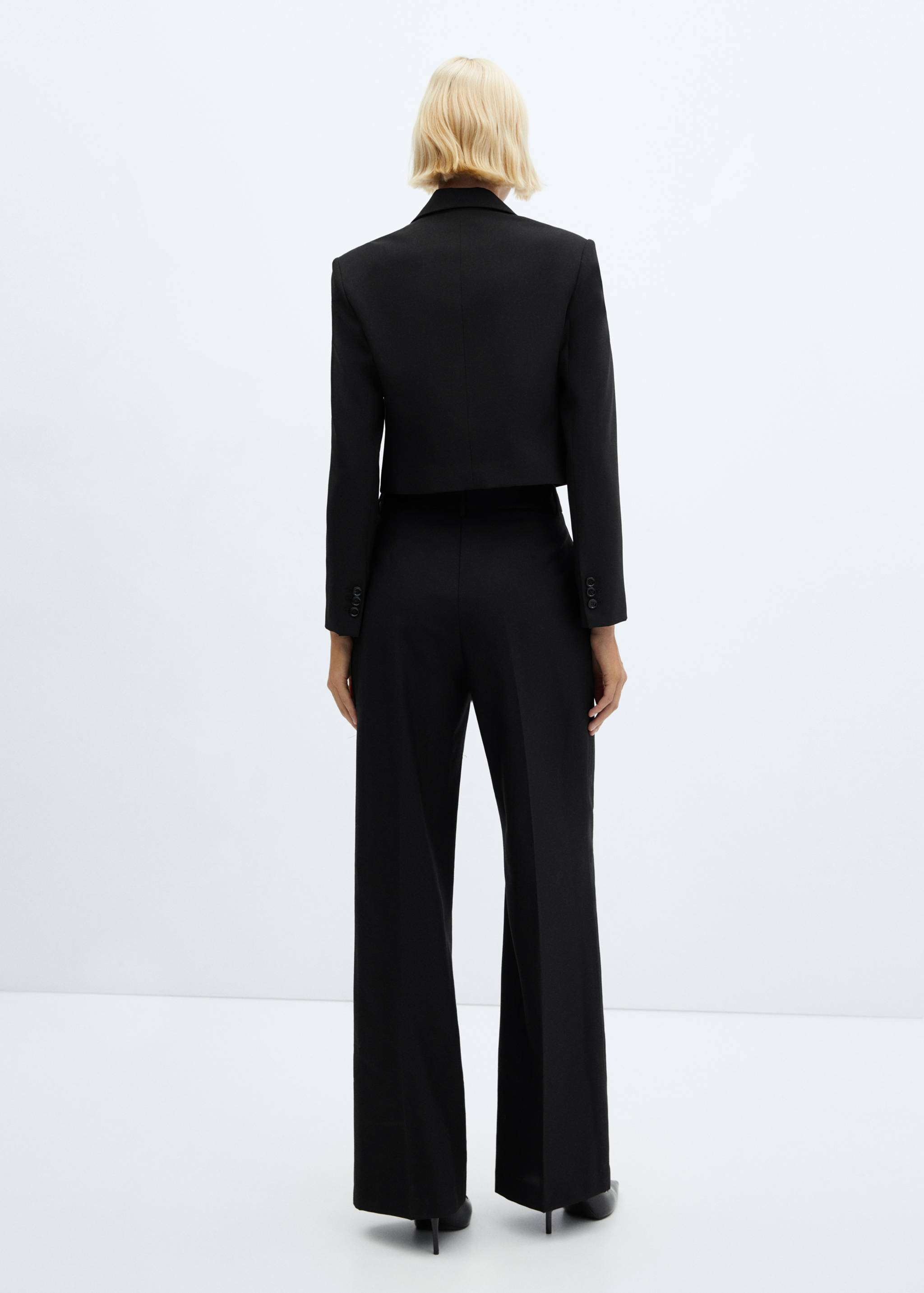 Укороченный пиджак с атласными деталями - Обратная сторона изделия