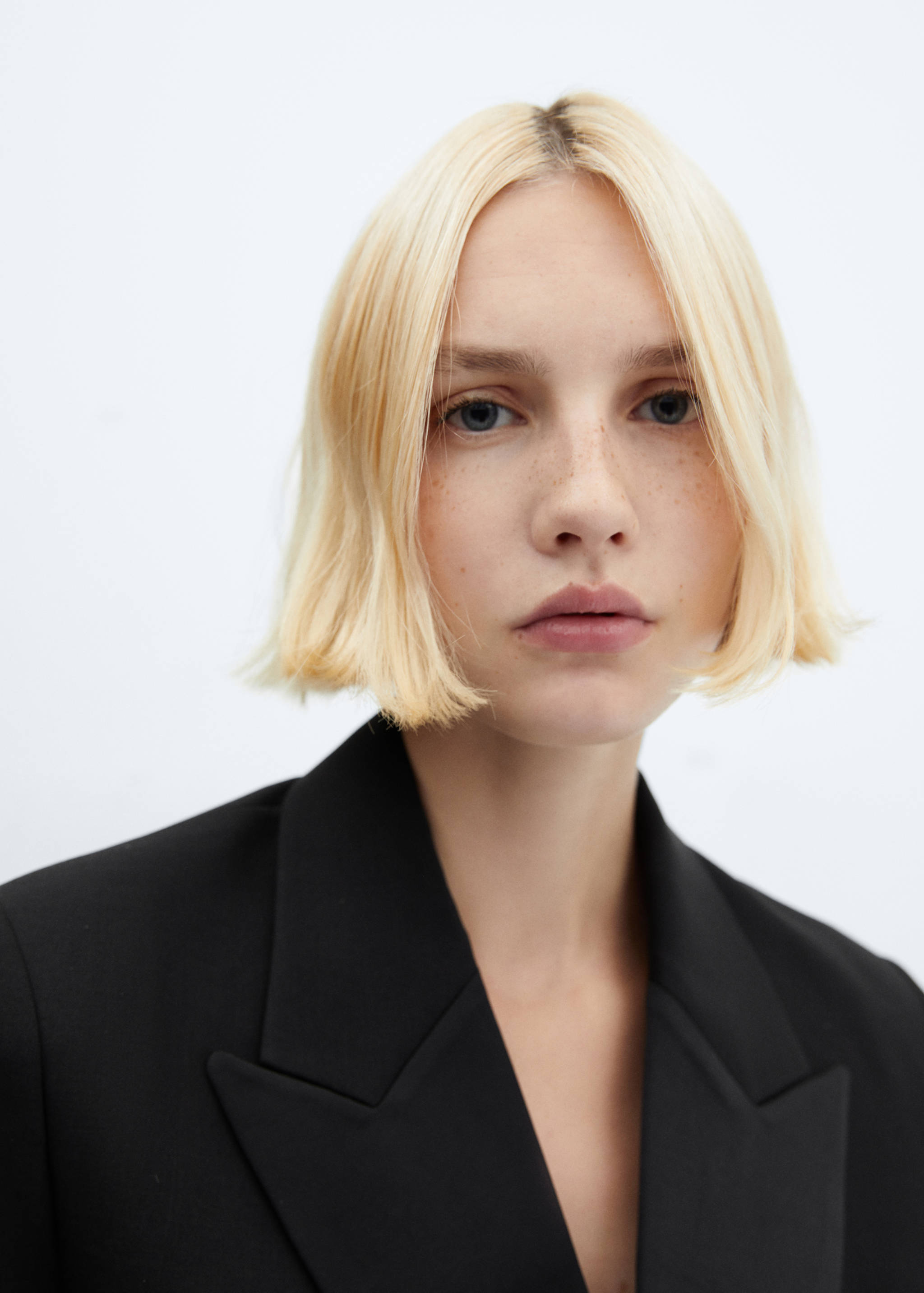 Укороченный пиджак с атласными деталями - Деталь изделия 1