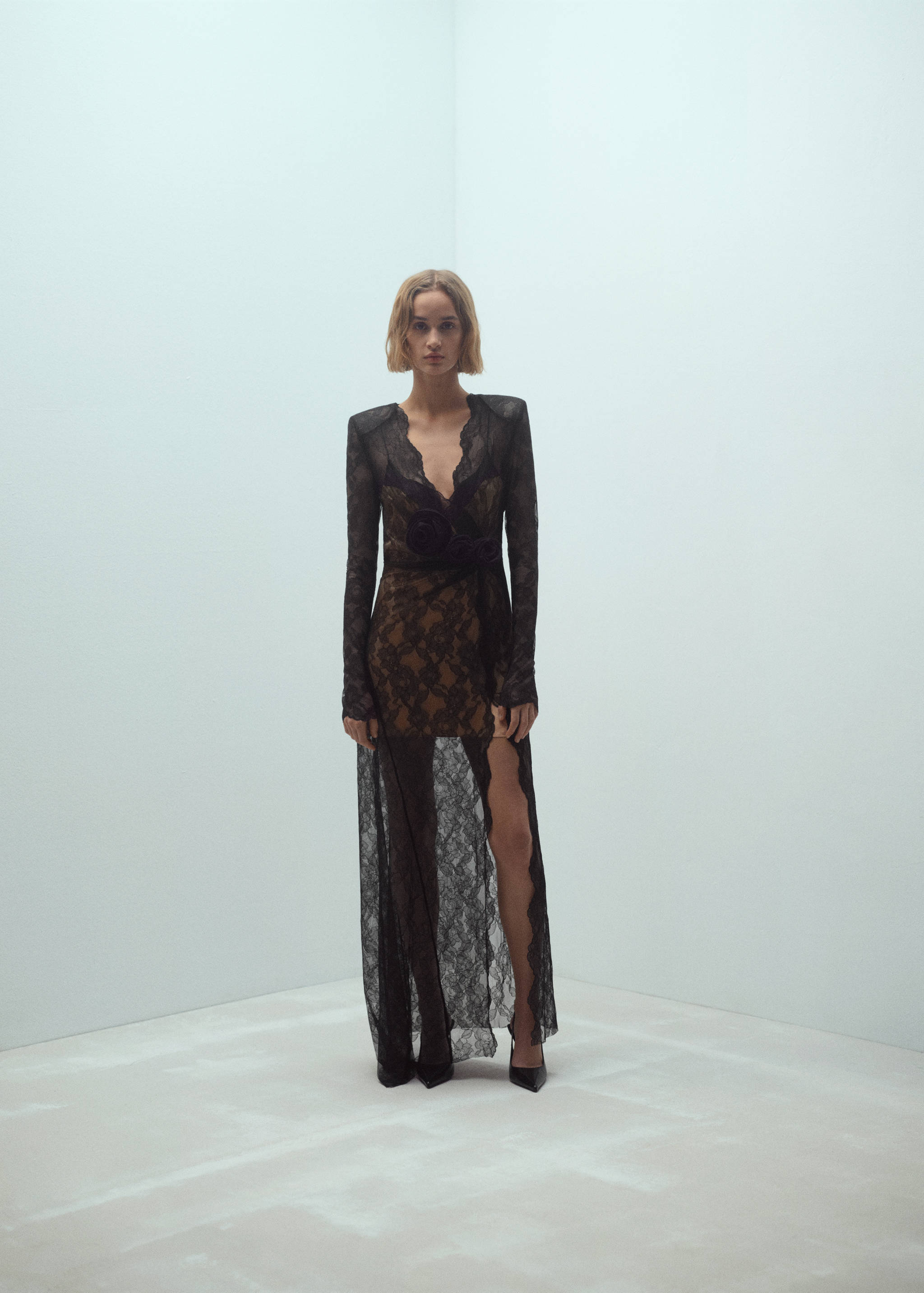 Lace dress with flower detail - General plane