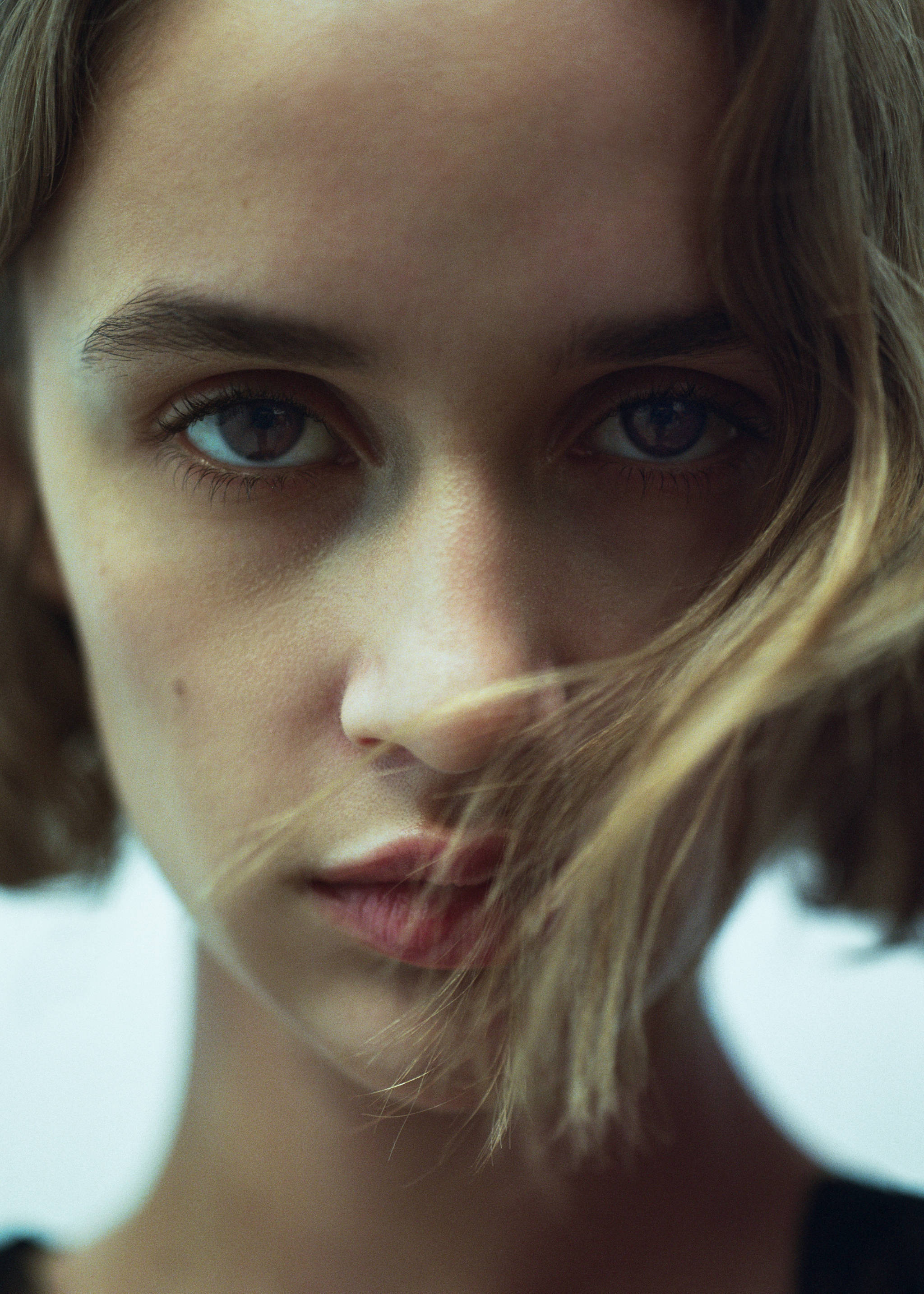 Lace dress with flower detail - Details of the article 9