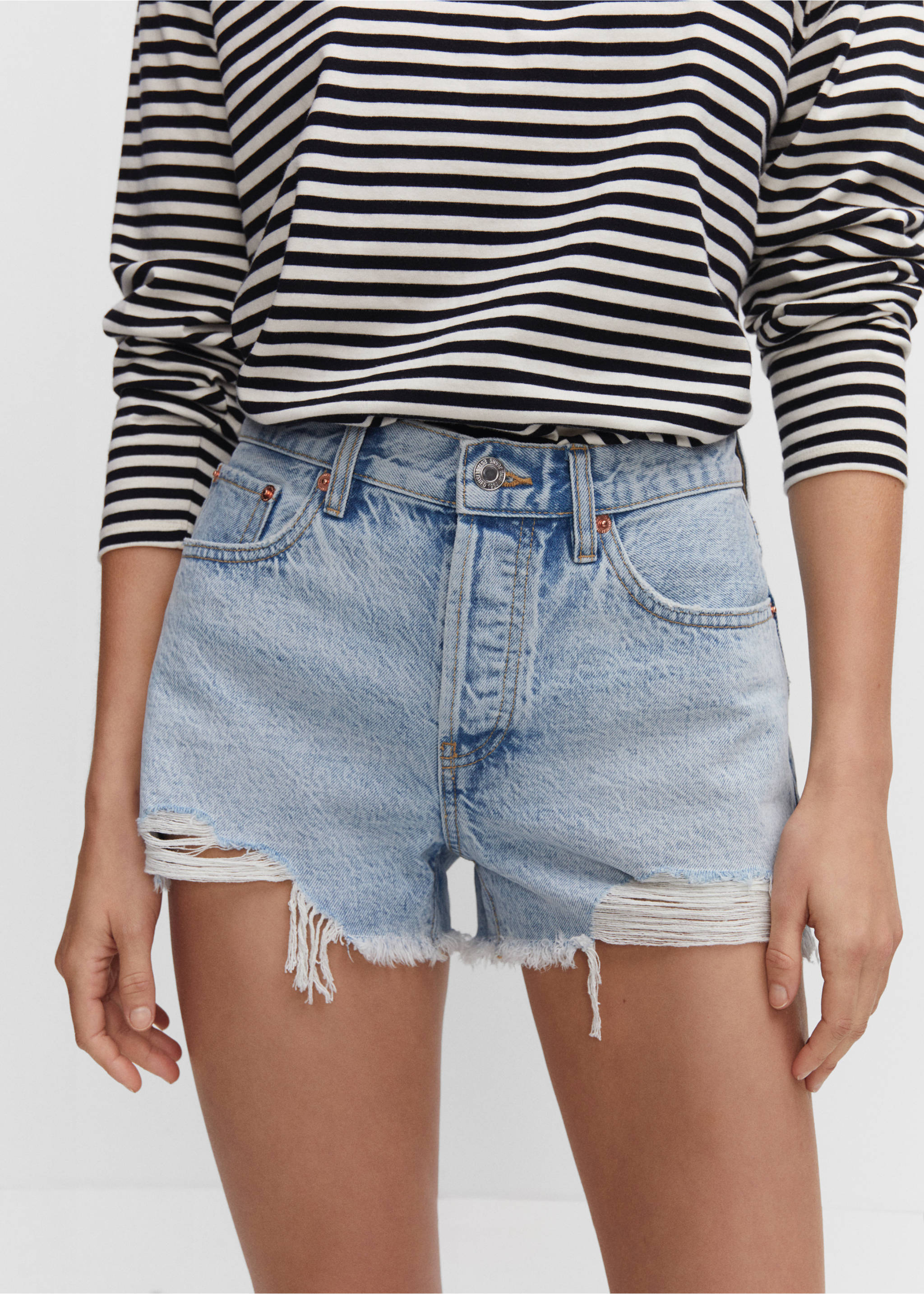 Short jean déchiré - Détail de l'article 3, Bleu clair. Ref: 57020039-00.
