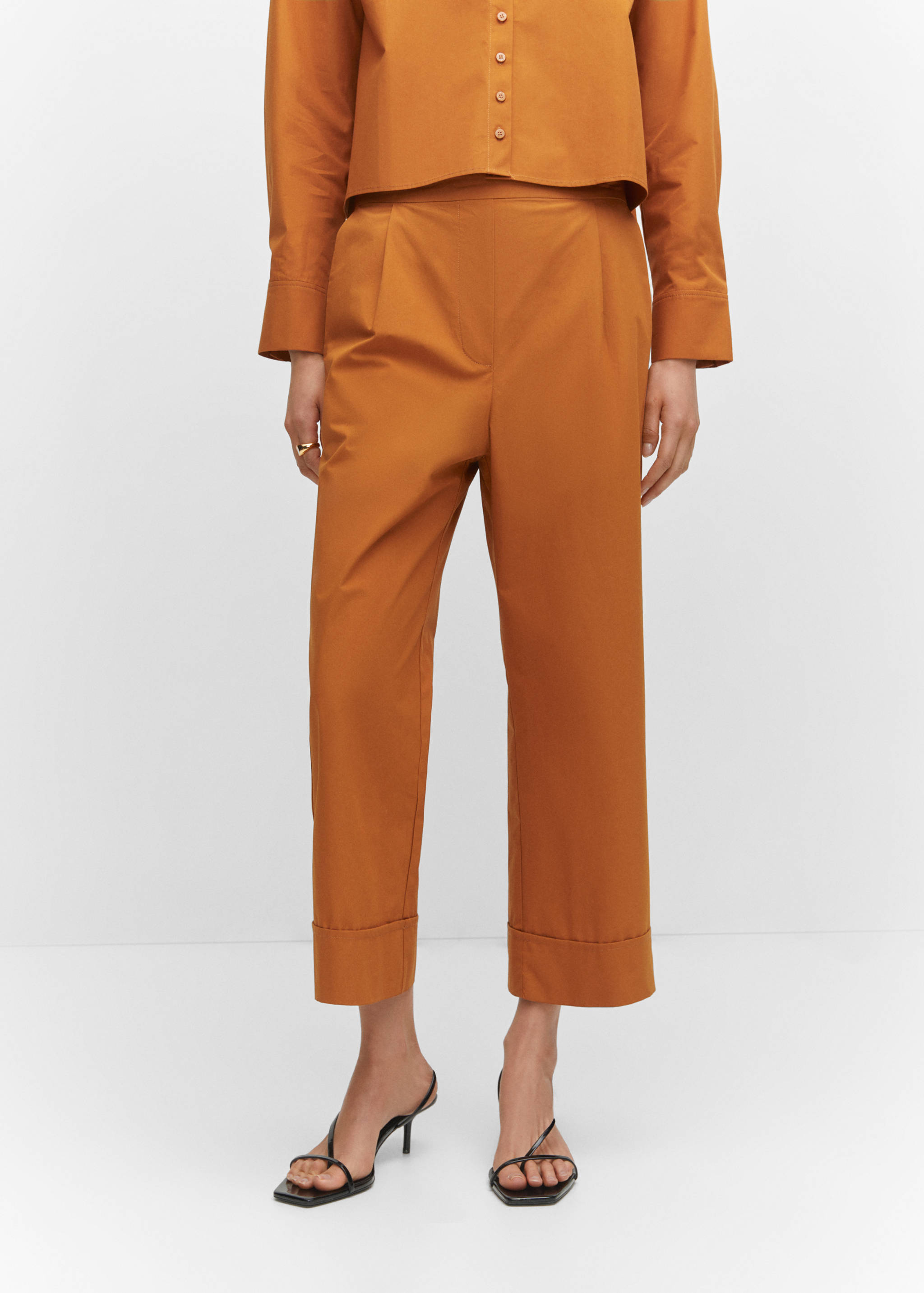 Pantalón culotte pinzas - Plano medio